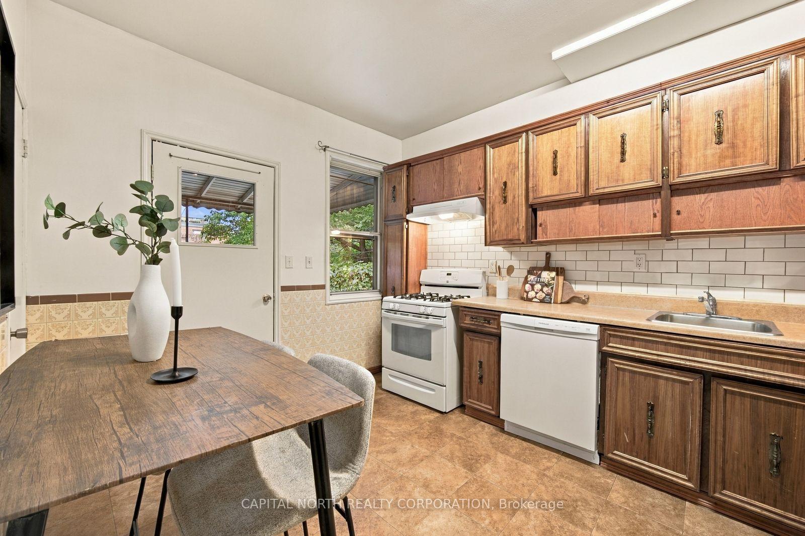 Photo 44 of 17 Delaware Avenue, Toronto, Palmerston-Little Italy — HOMEH