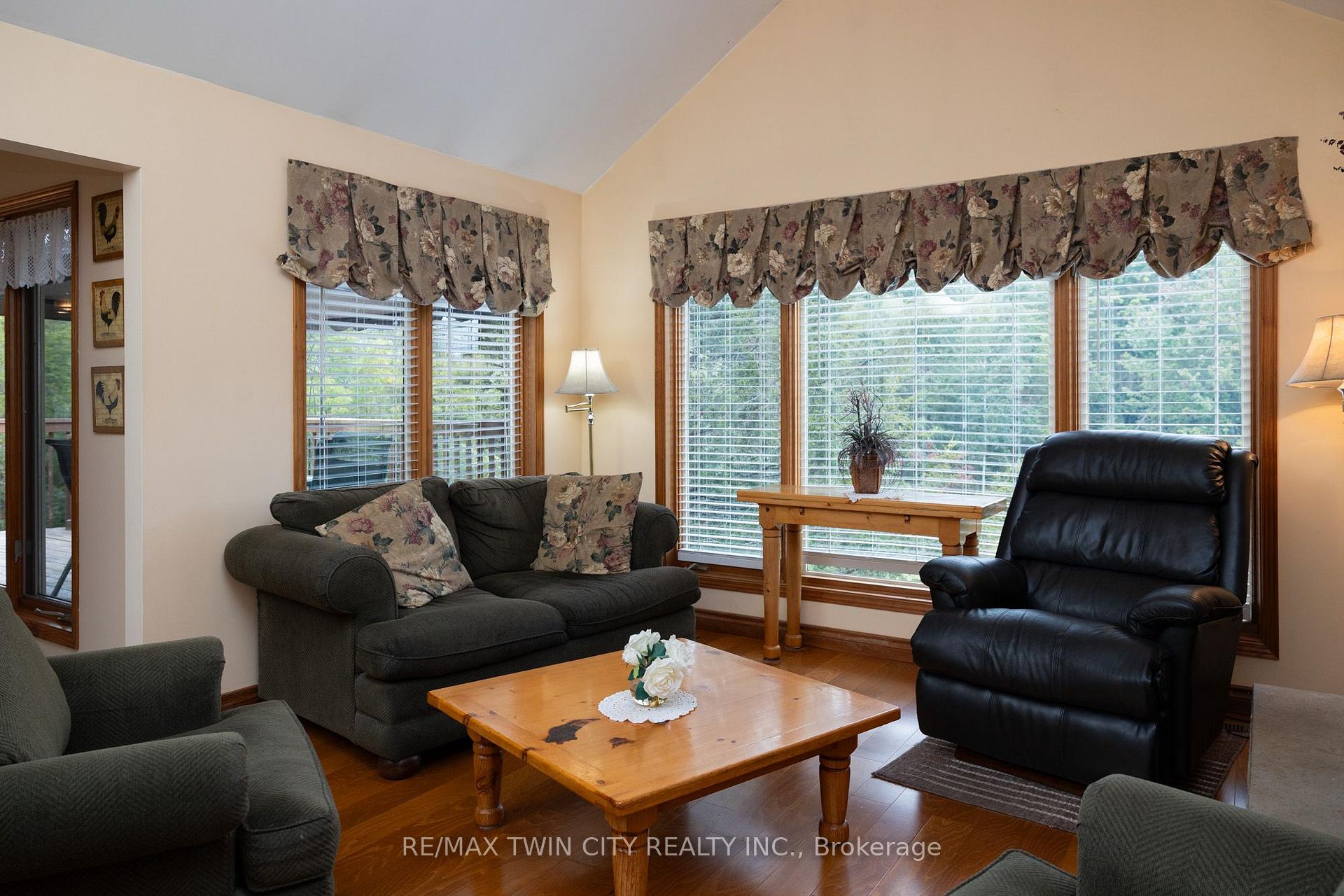 Photo 23 of 288 Thirteenth Conc. Road, Brant, Burford — HOMEH