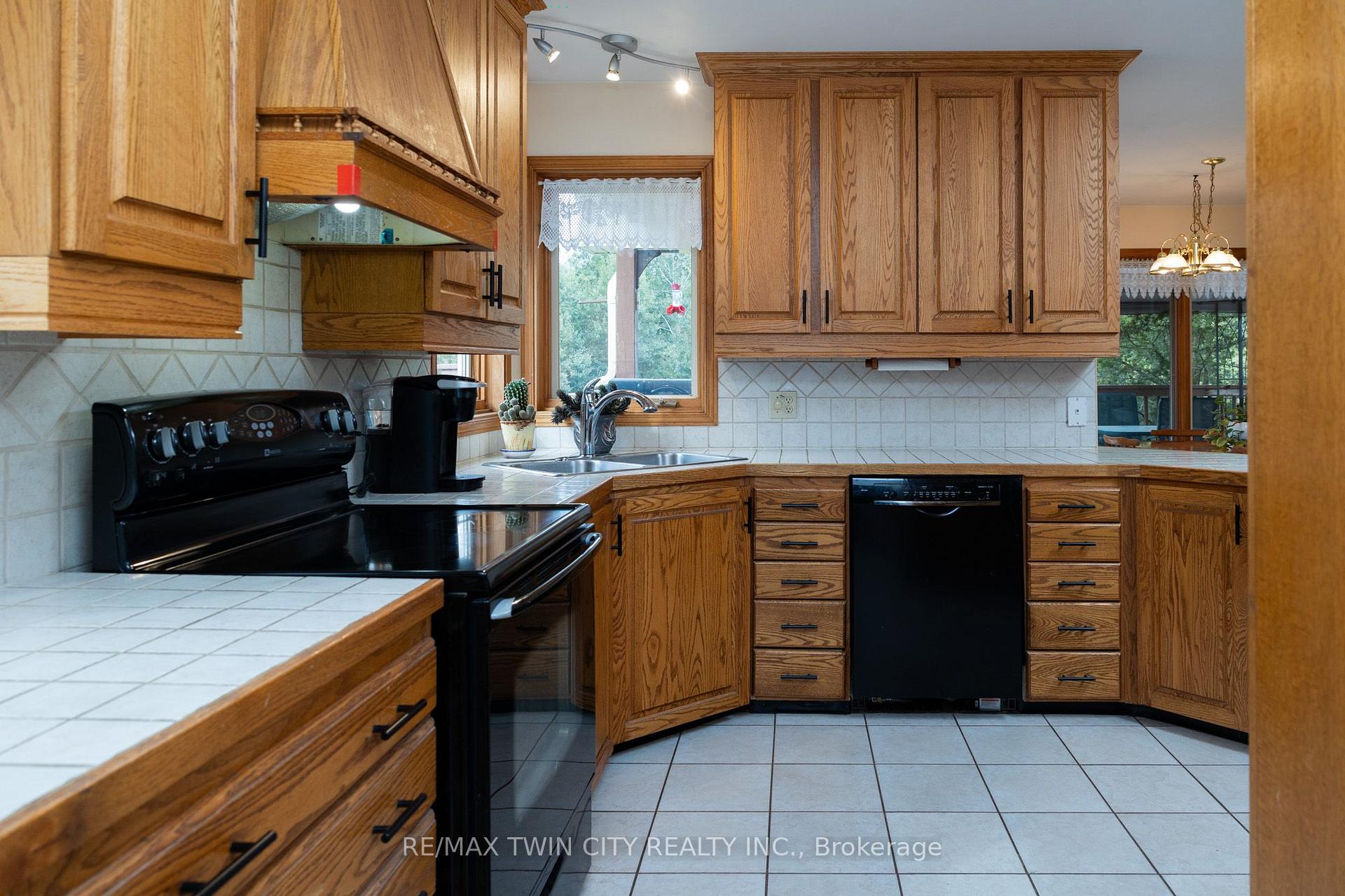 Photo 27 of 288 Thirteenth Conc. Road, Brant, Burford — HOMEH