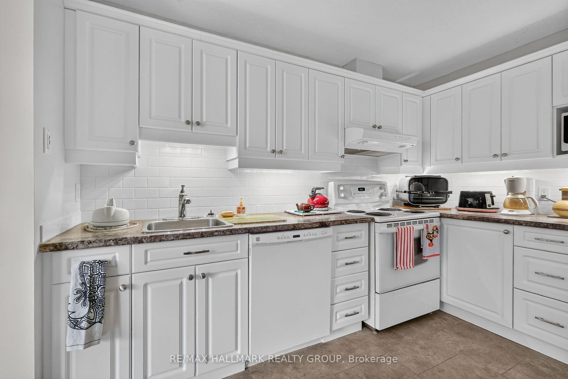 Photo 23 of Unit 710, 1485 Baseline Road, Ottawa, Copeland Park — HOMEH