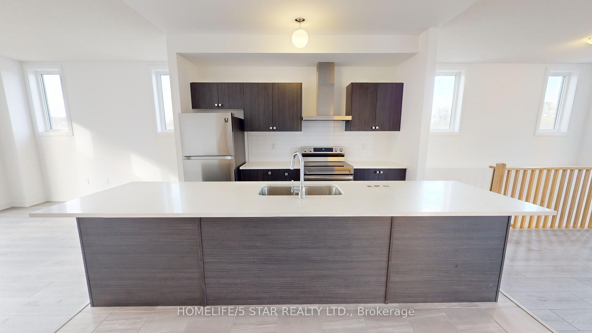 Photo 2 of 143 Blue Forest Crescent, Barrie, Innis-Shore — HOMEH