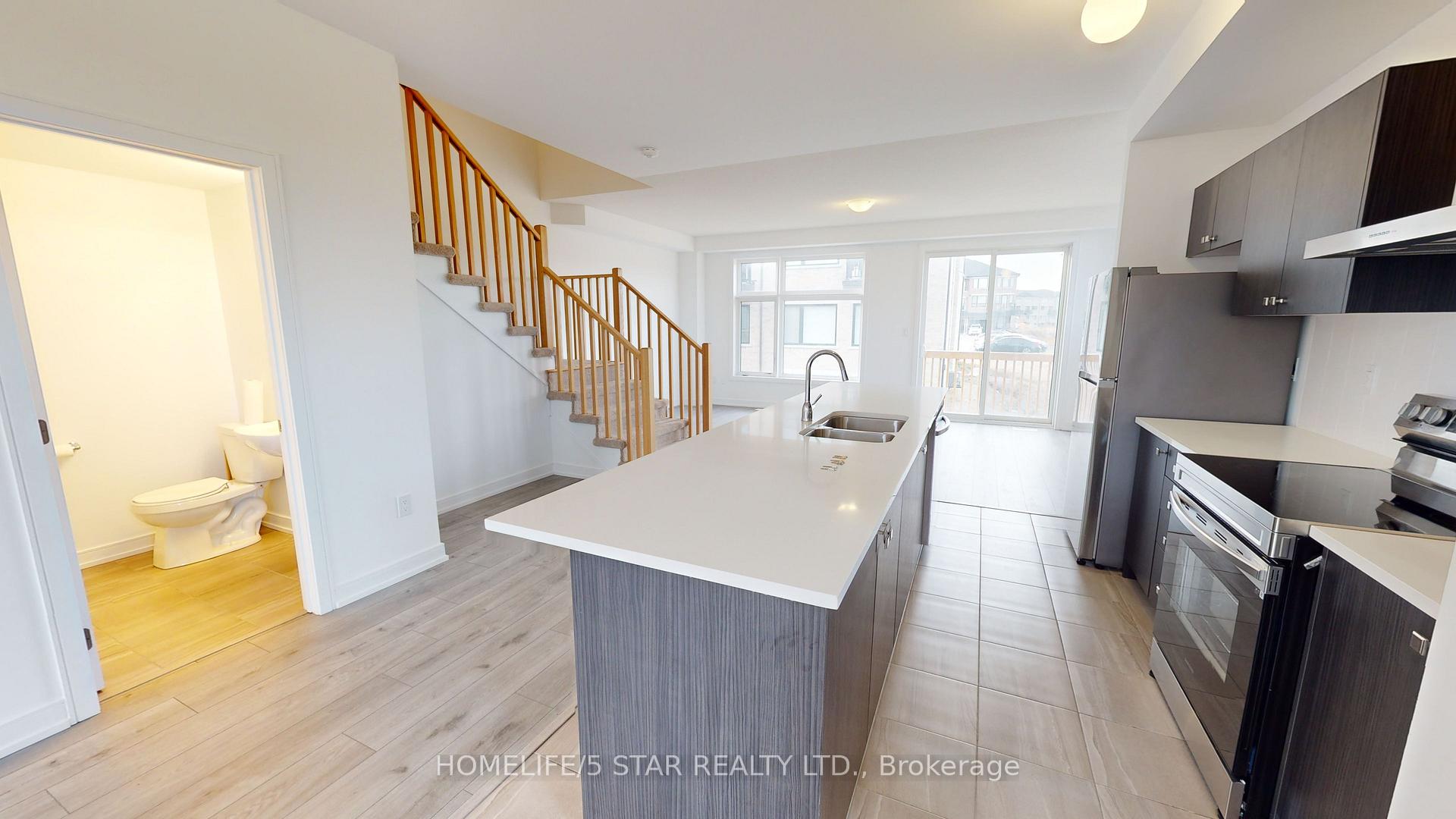 Photo 3 of 143 Blue Forest Crescent, Barrie, Innis-Shore — HOMEH