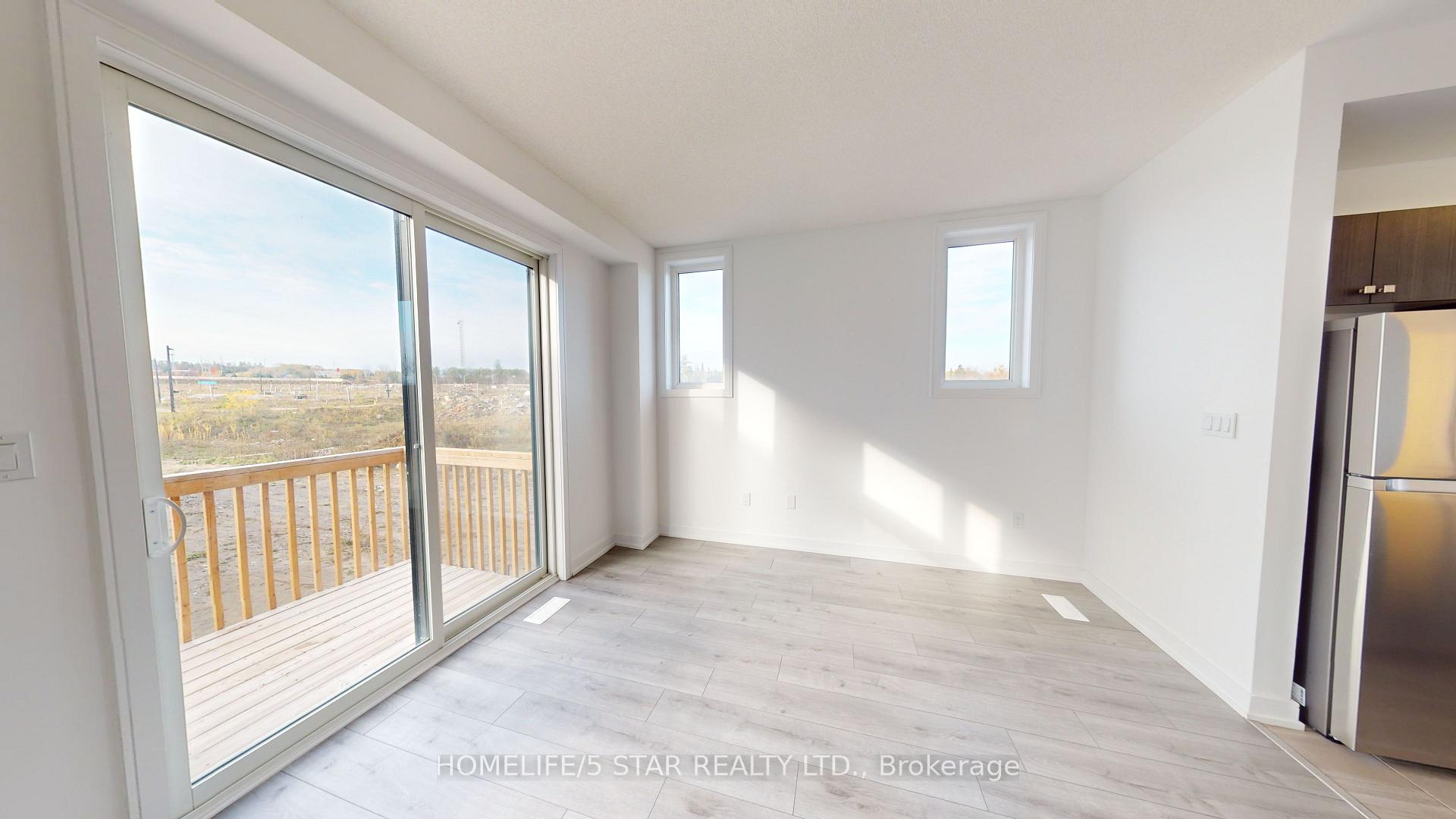 Photo 5 of 143 Blue Forest Crescent, Barrie, Innis-Shore — HOMEH