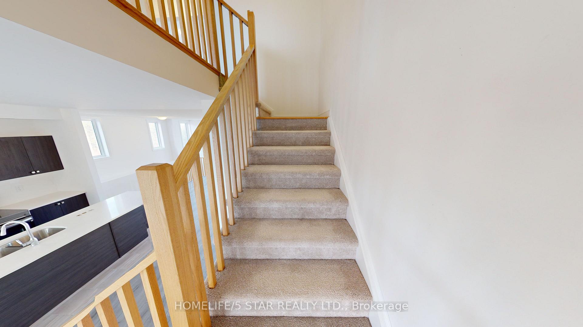 Photo 7 of 143 Blue Forest Crescent, Barrie, Innis-Shore — HOMEH