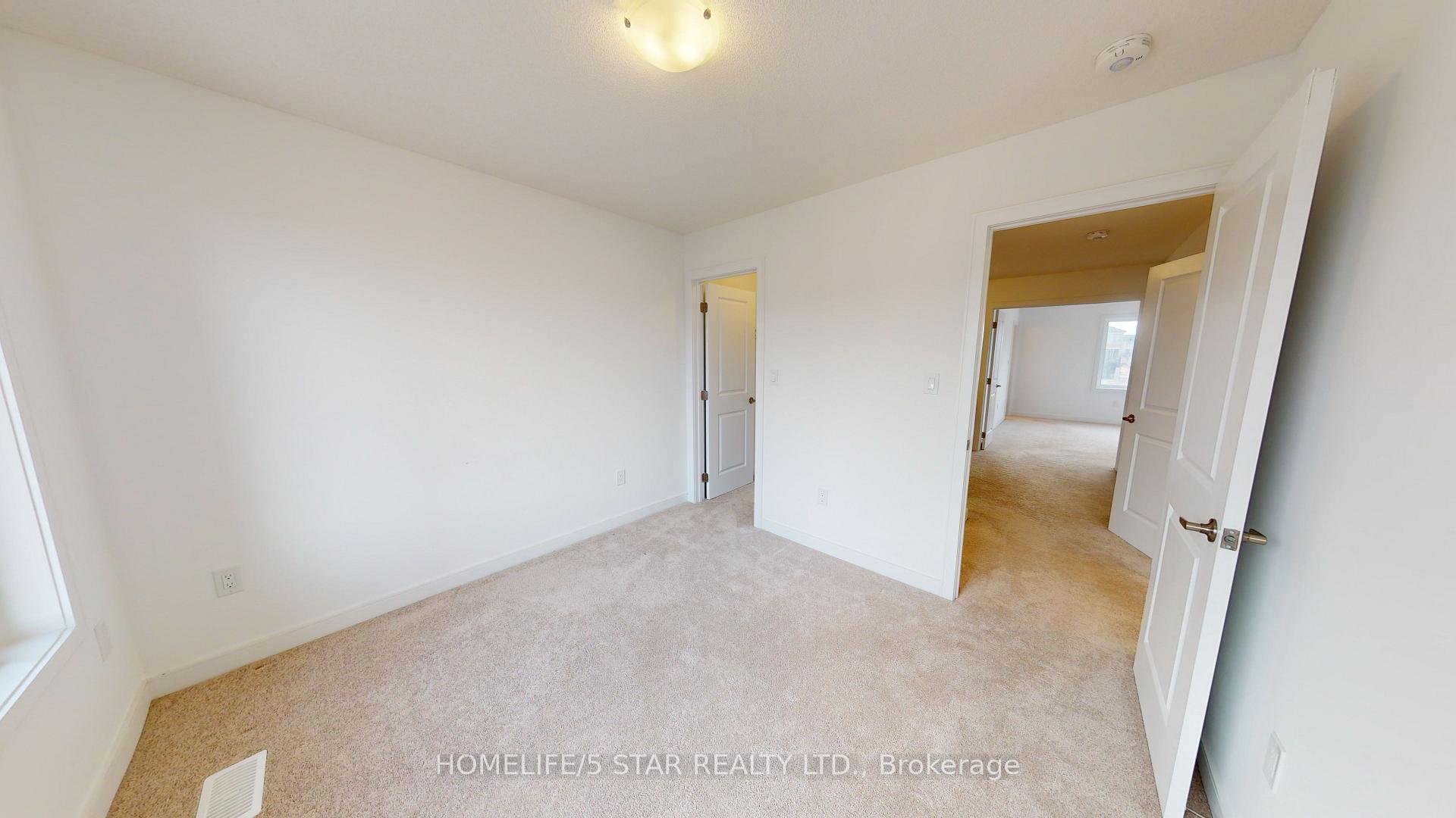Photo 15 of 143 Blue Forest Crescent, Barrie, Innis-Shore — HOMEH