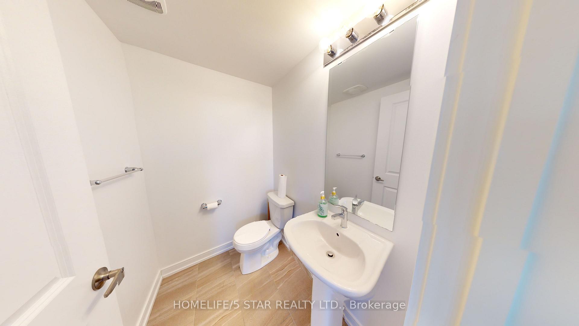 Photo 18 of 143 Blue Forest Crescent, Barrie, Innis-Shore — HOMEH