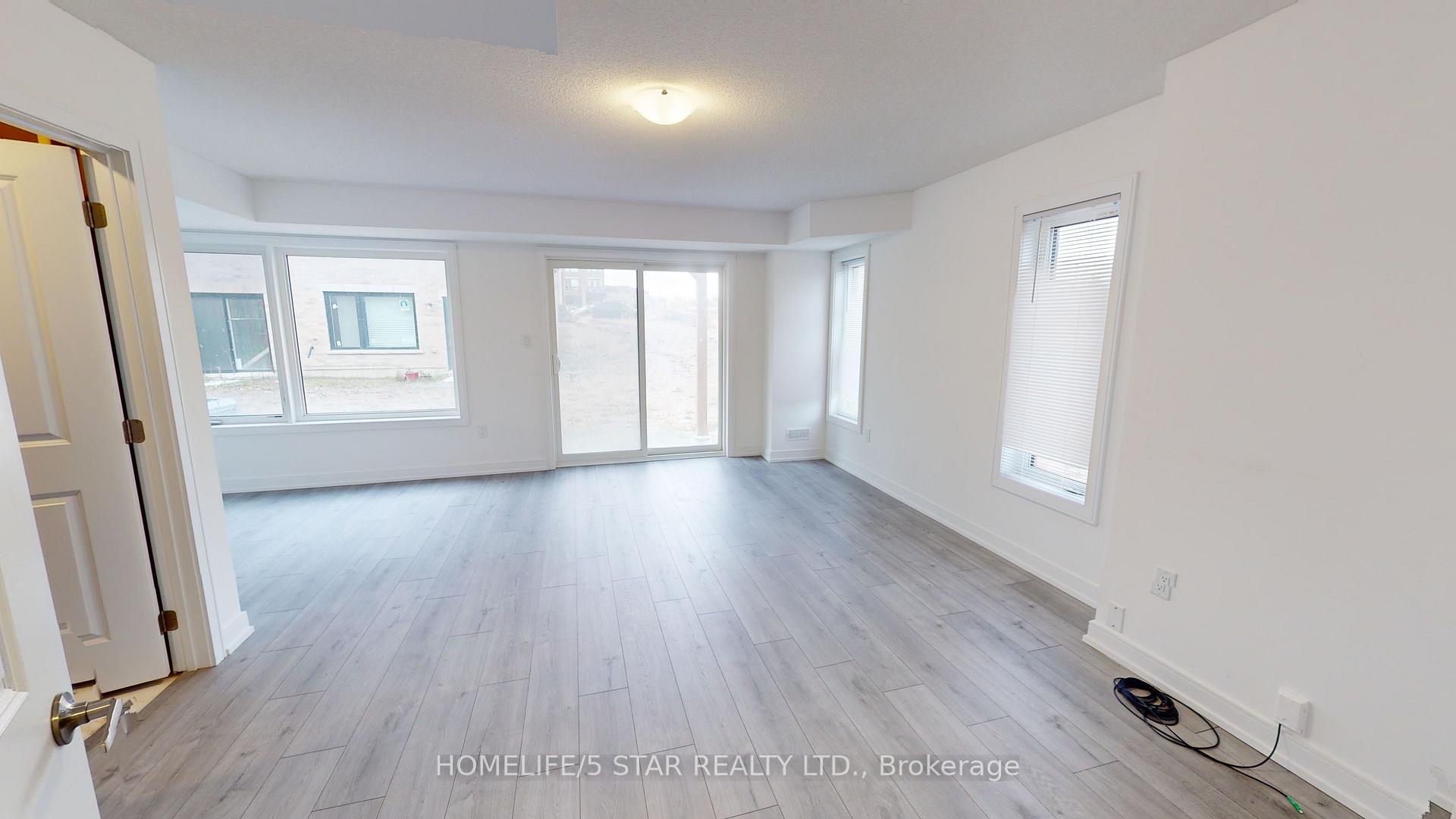Photo 27 of 143 Blue Forest Crescent, Barrie, Innis-Shore — HOMEH