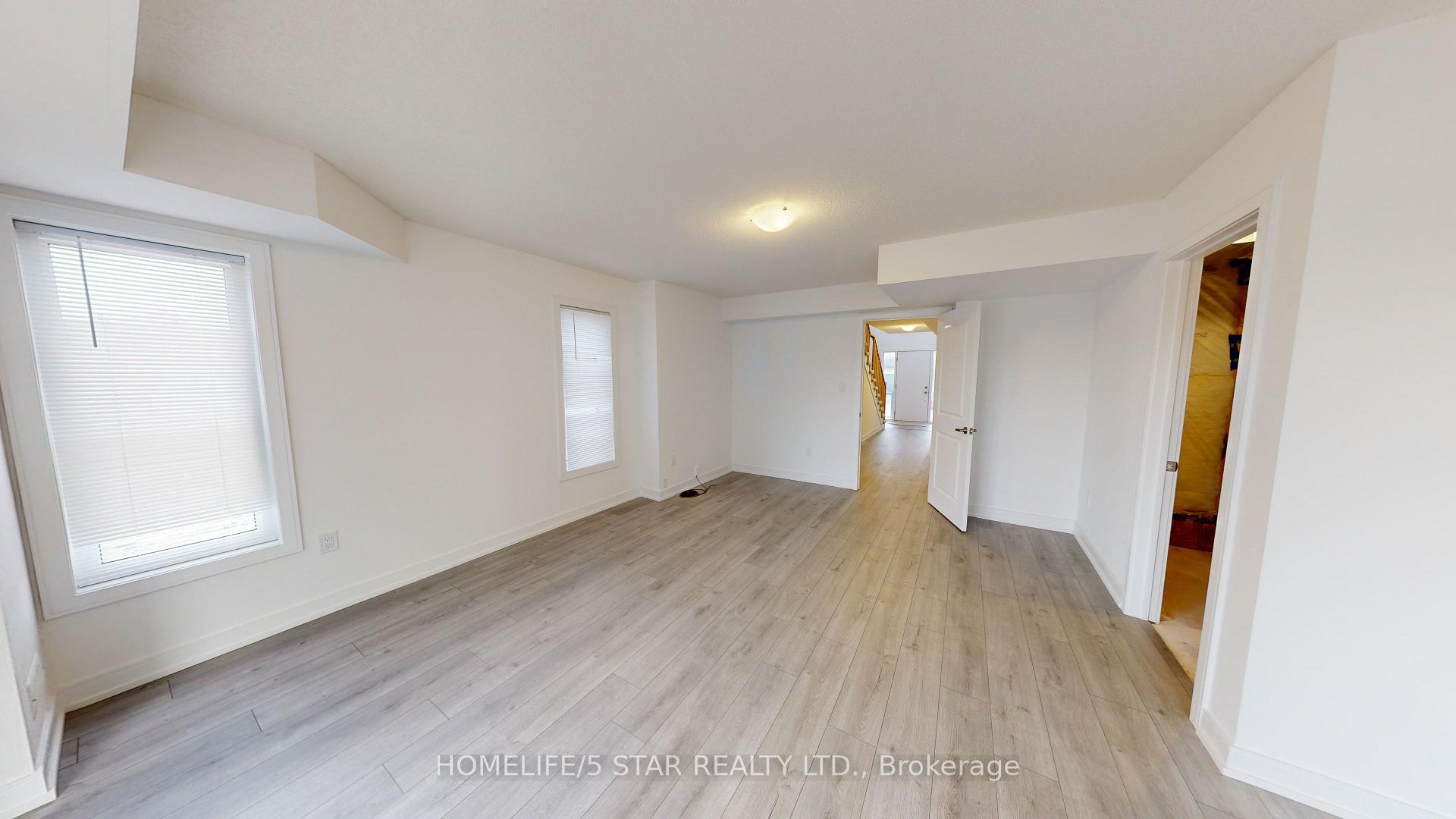 Photo 28 of 143 Blue Forest Crescent, Barrie, Innis-Shore — HOMEH