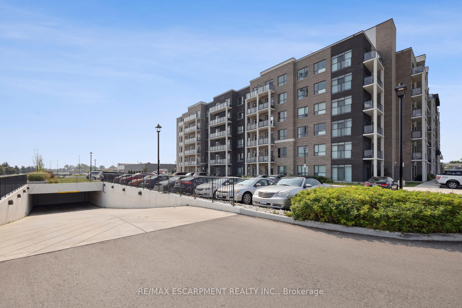 Photo 4 of Unit 339, 5055 Greenlane Road, Lincoln, Lincoln Lake — HOMEH