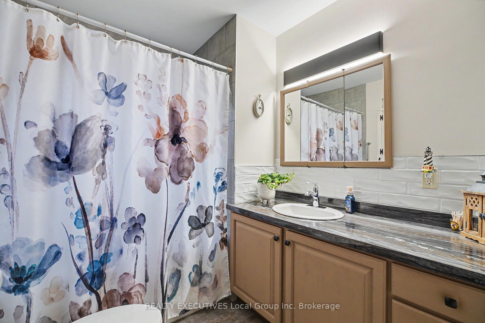 Photo 9 of 856 Jane Street, North Bay, West End — HOMEH