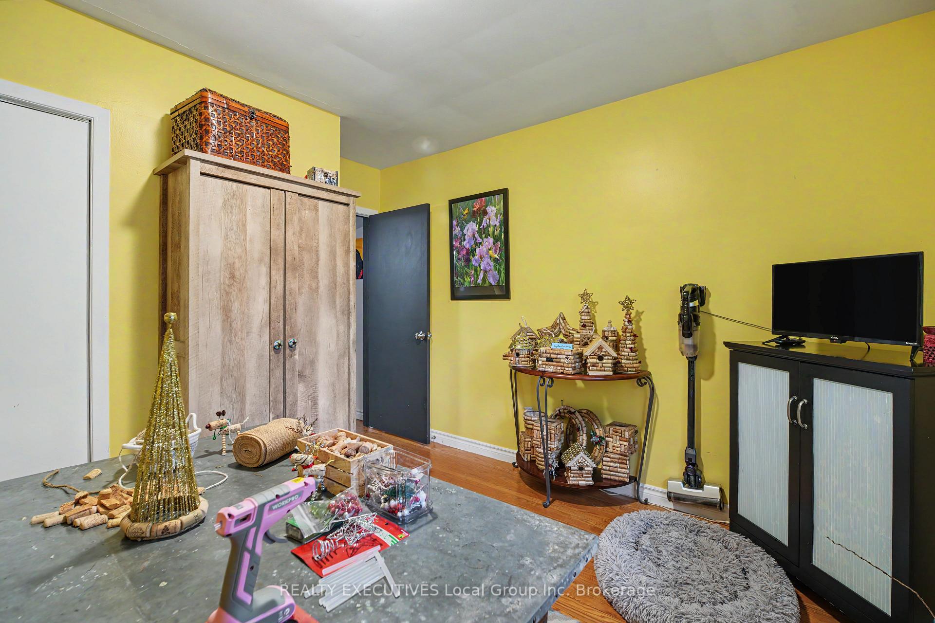 Photo 11 of 856 Jane Street, North Bay, West End — HOMEH