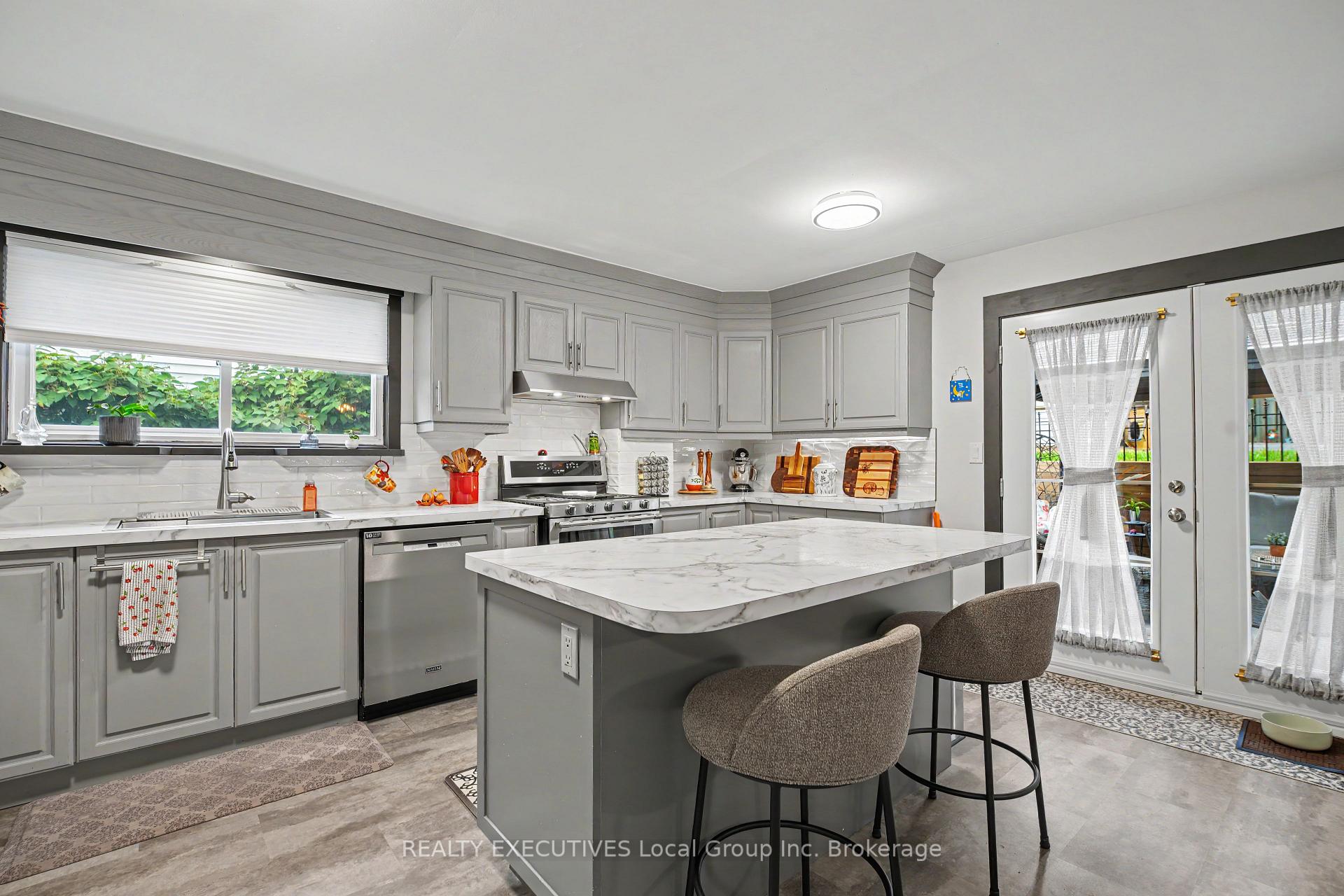 Photo 19 of 856 Jane Street, North Bay, West End — HOMEH