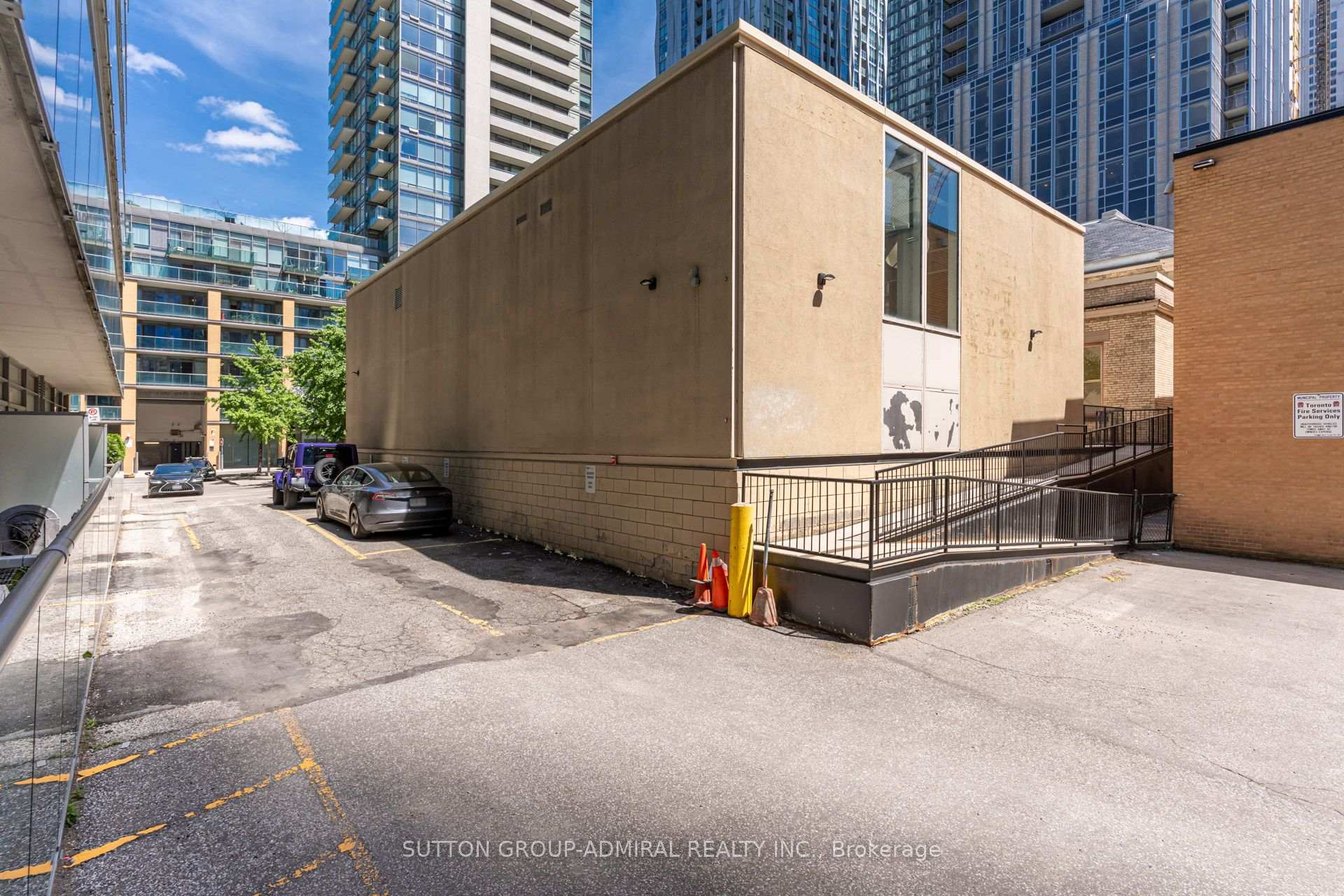 Photo 38 of Unit 104, 21 Scollard Street, Toronto, The Annex — HOMEH