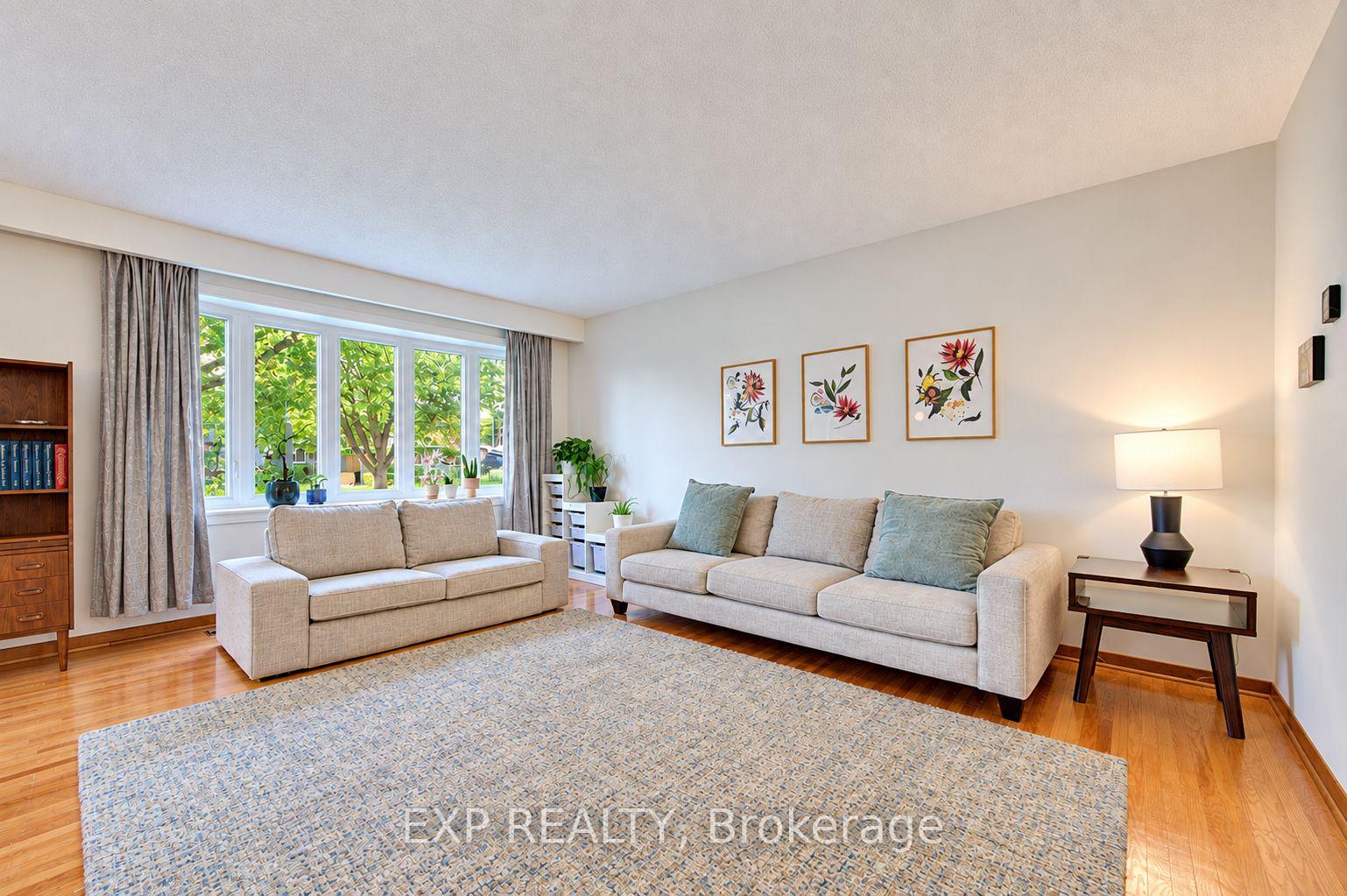 Photo 4 of 115 Chopin Drive, Kitchener, Victoria Hills — HOMEH