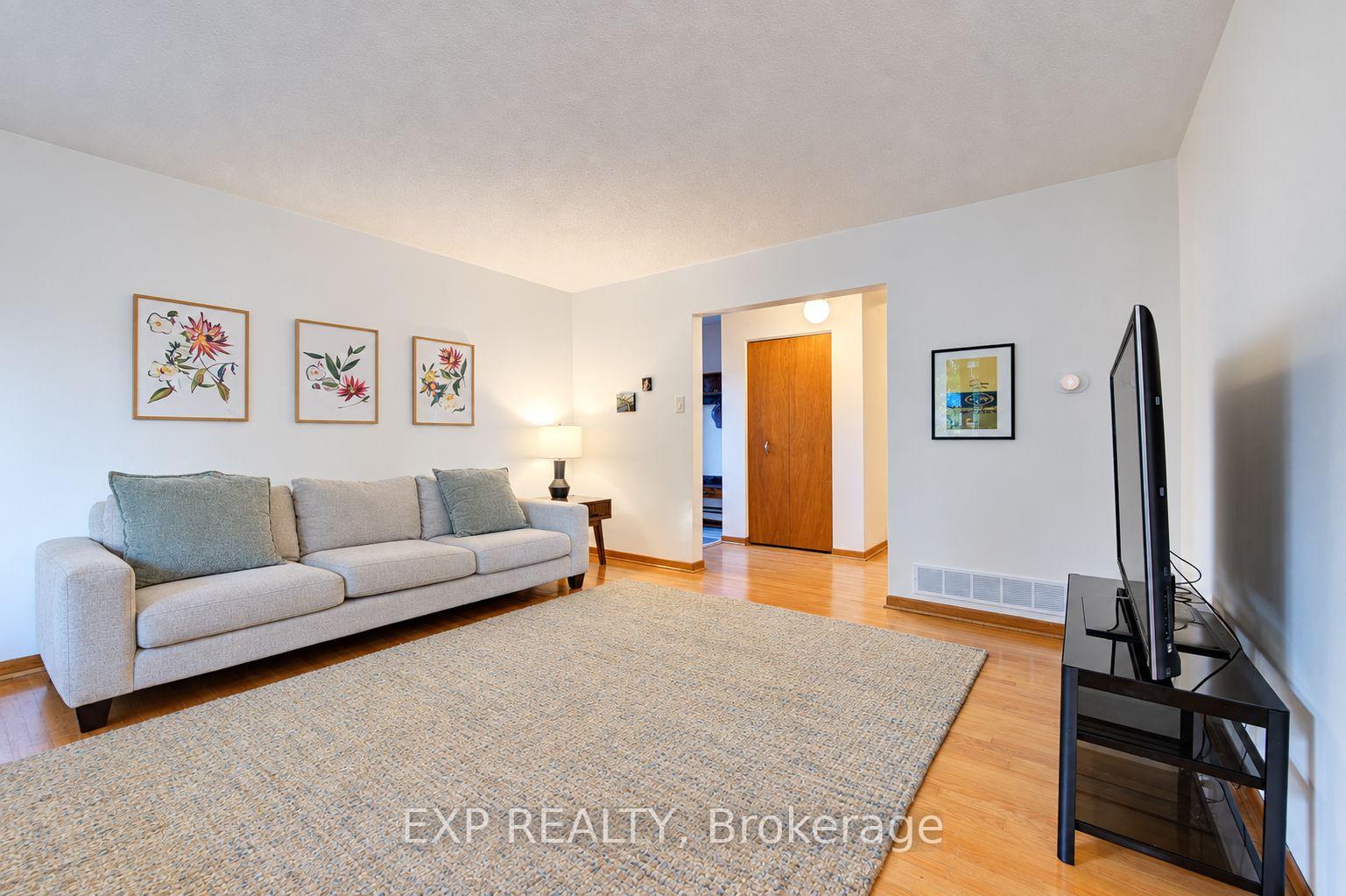 Photo 5 of 115 Chopin Drive, Kitchener, Victoria Hills — HOMEH