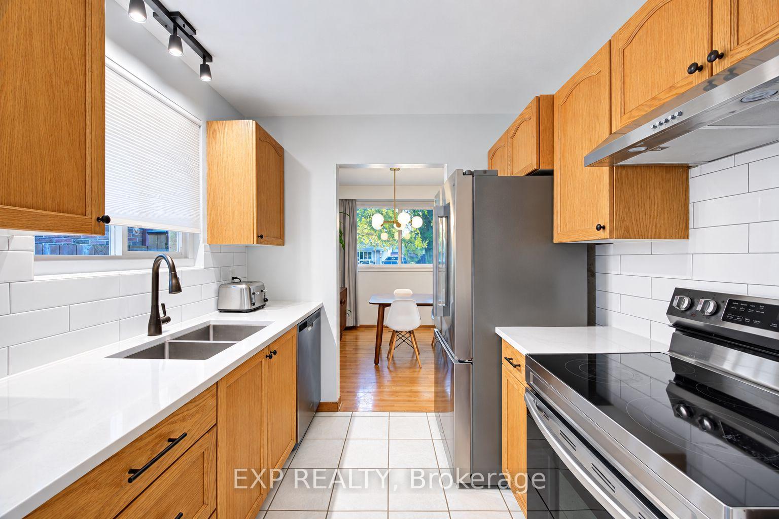 Photo 9 of 115 Chopin Drive, Kitchener, Victoria Hills — HOMEH