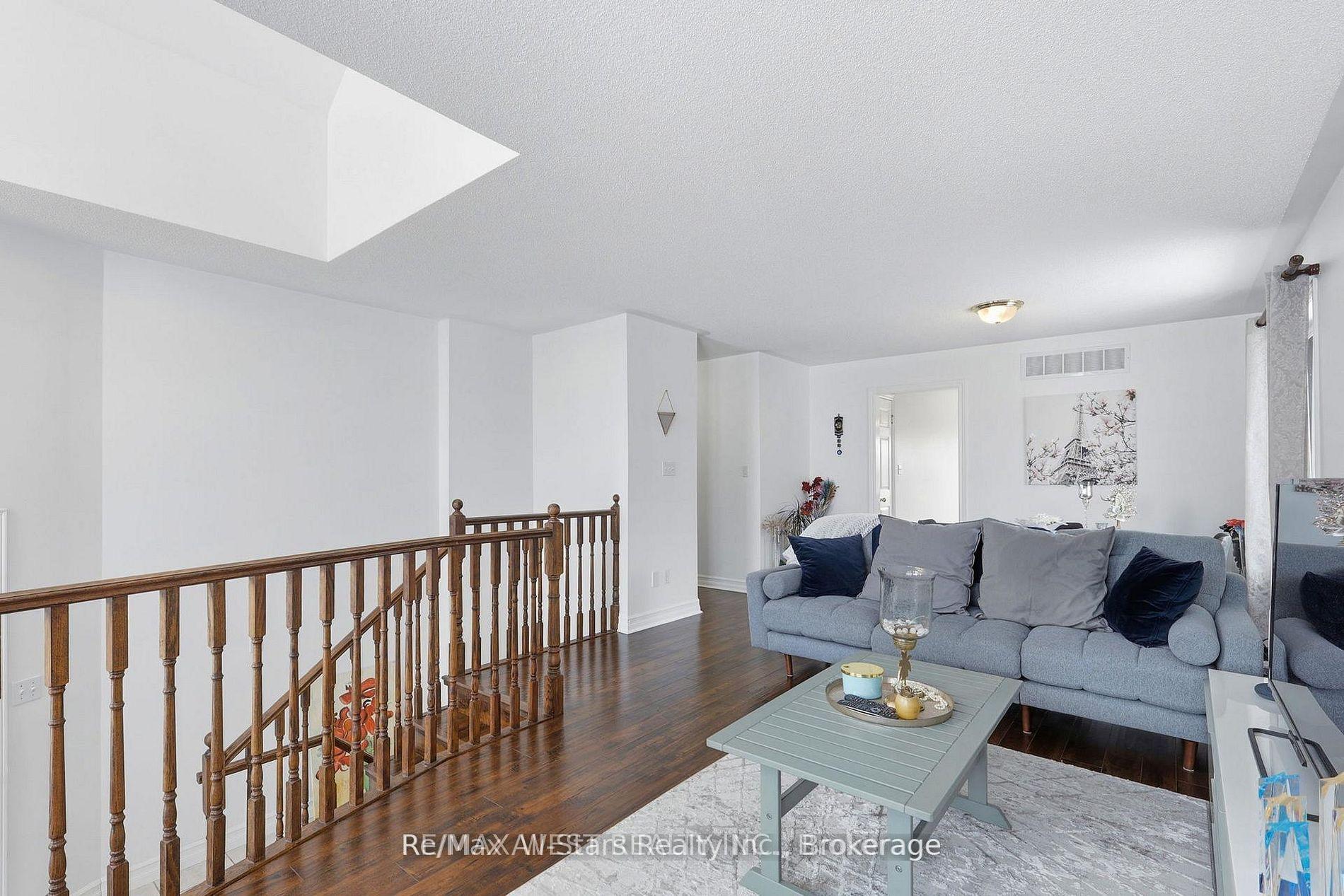 Photo 7 of 20 Eakins Crescent, Kawartha Lakes, Lindsay — HOMEH