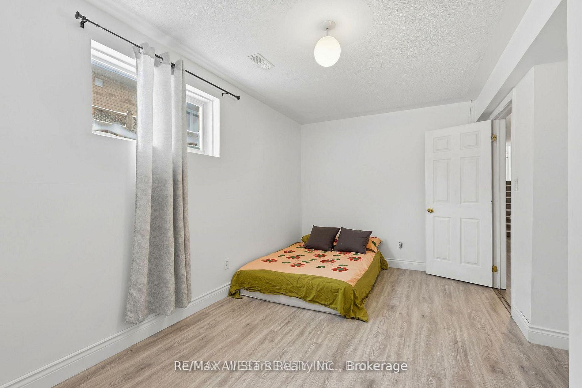 Photo 33 of 20 Eakins Crescent, Kawartha Lakes, Lindsay — HOMEH