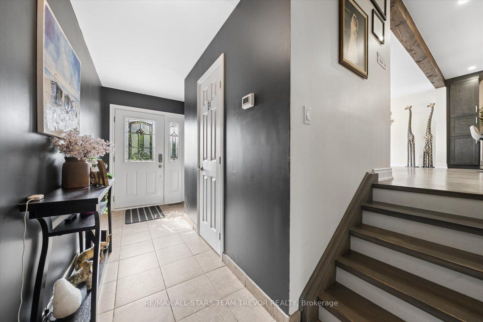Photo 10 of 35 Pete's Lane, Georgina, Pefferlaw — HOMEH