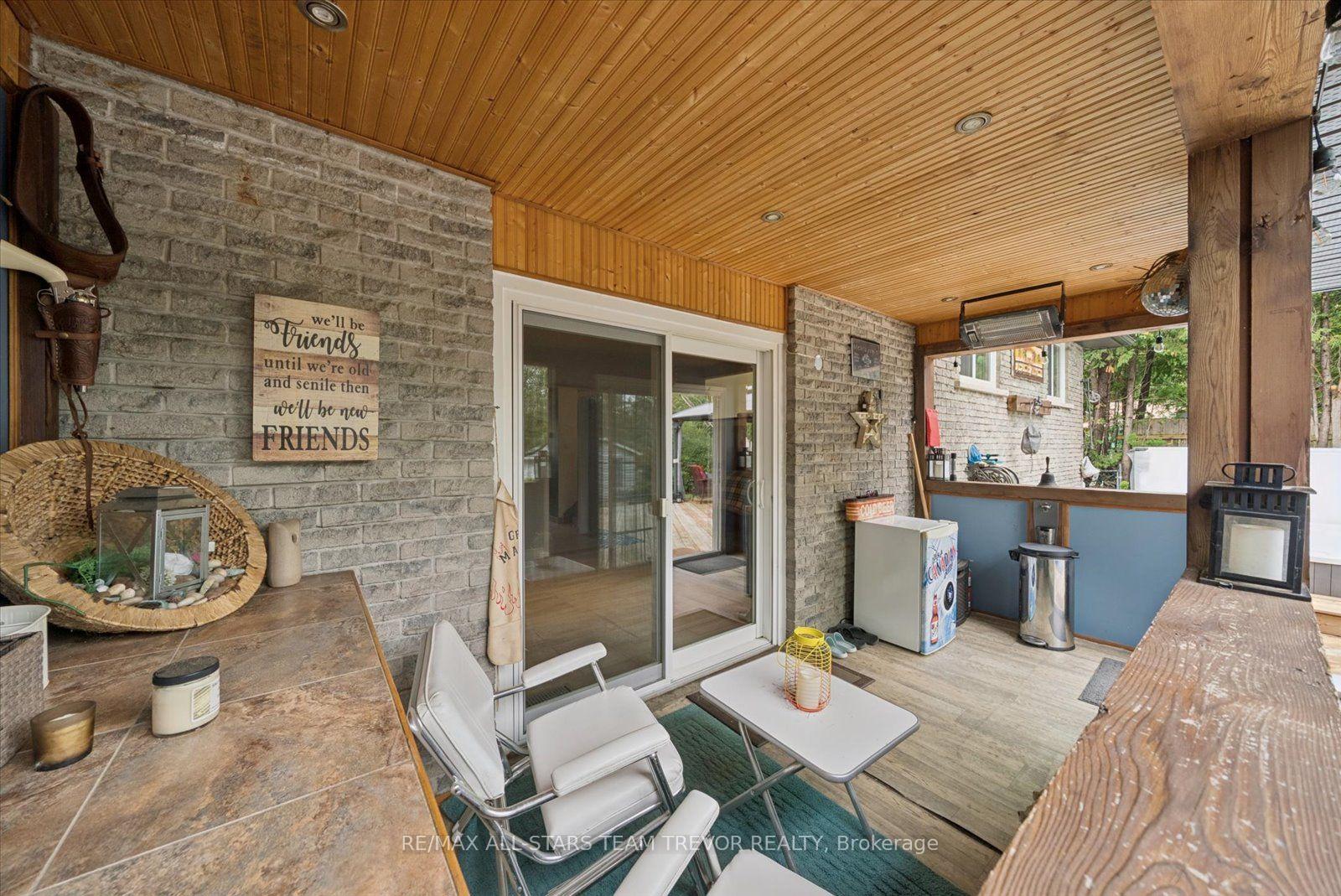 Photo 32 of 35 Pete's Lane, Georgina, Pefferlaw — HOMEH