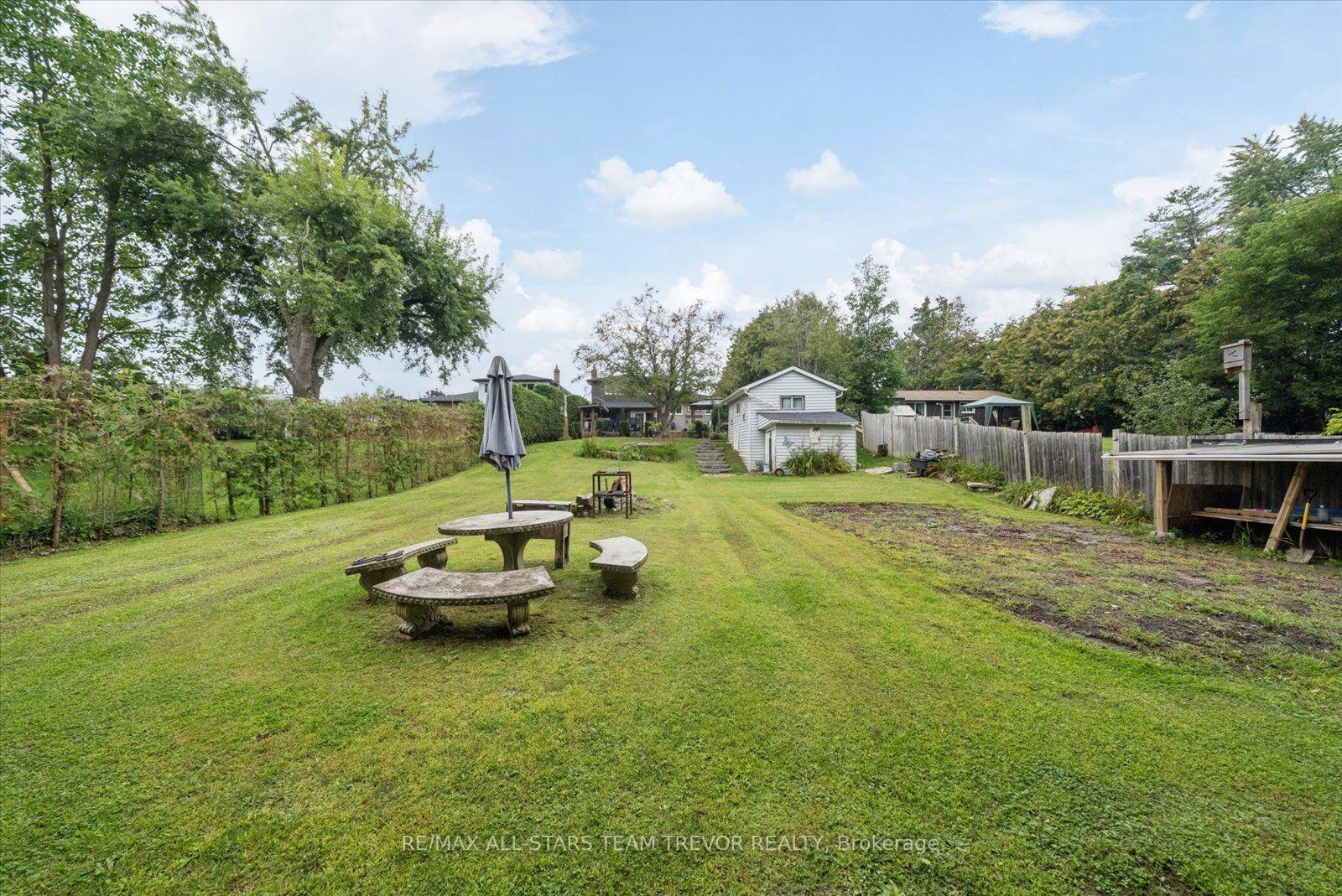 Photo 43 of 35 Pete's Lane, Georgina, Pefferlaw — HOMEH