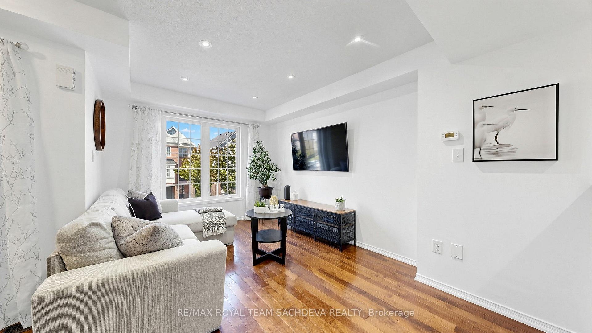 Photo 8 of 29 Silvester Street, Ajax, Central East — HOMEH