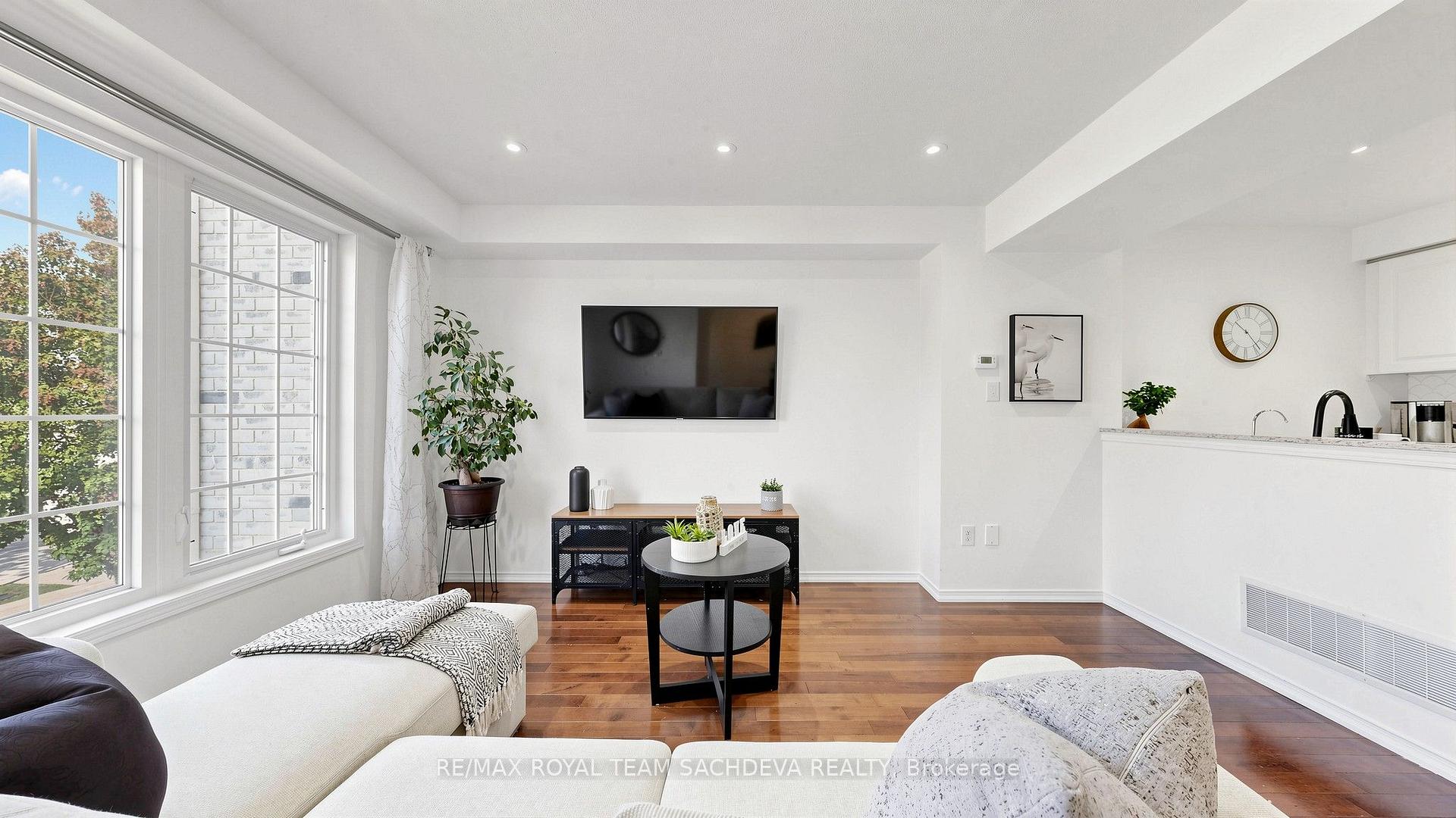 Photo 10 of 29 Silvester Street, Ajax, Central East — HOMEH