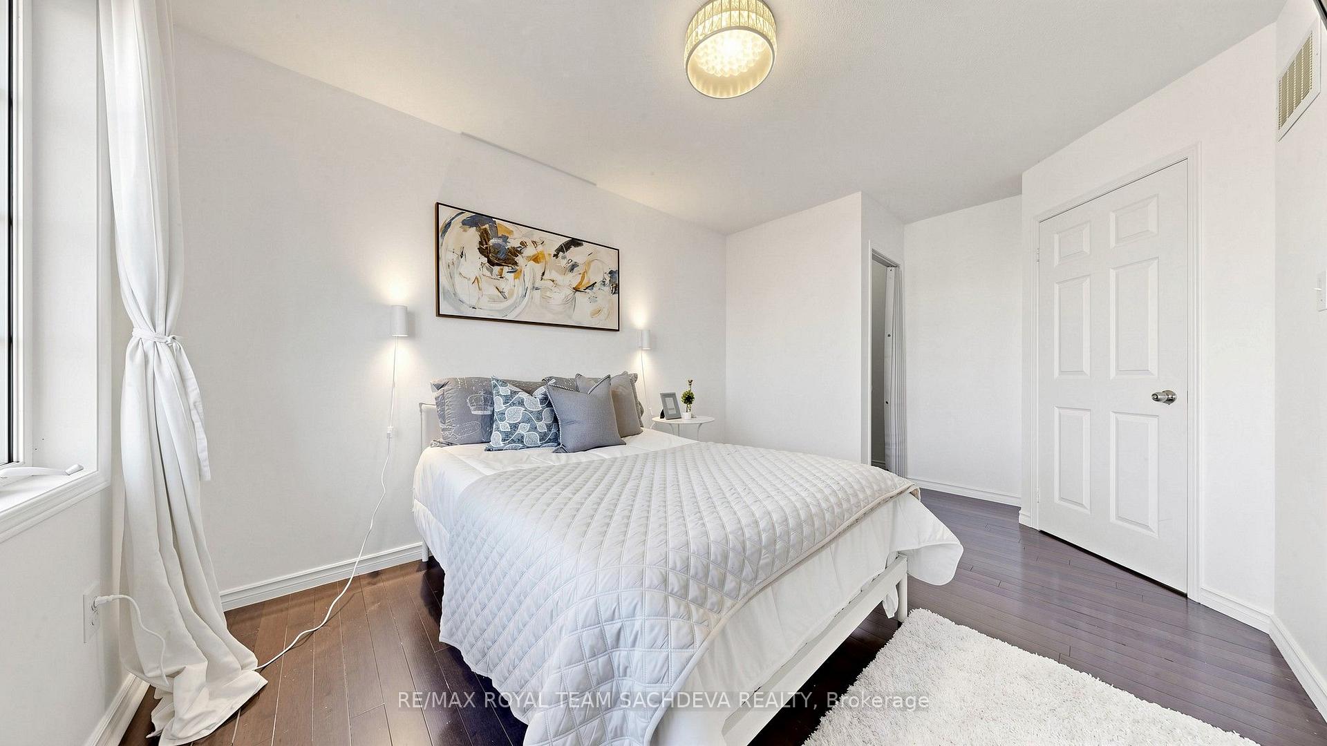Photo 23 of 29 Silvester Street, Ajax, Central East — HOMEH