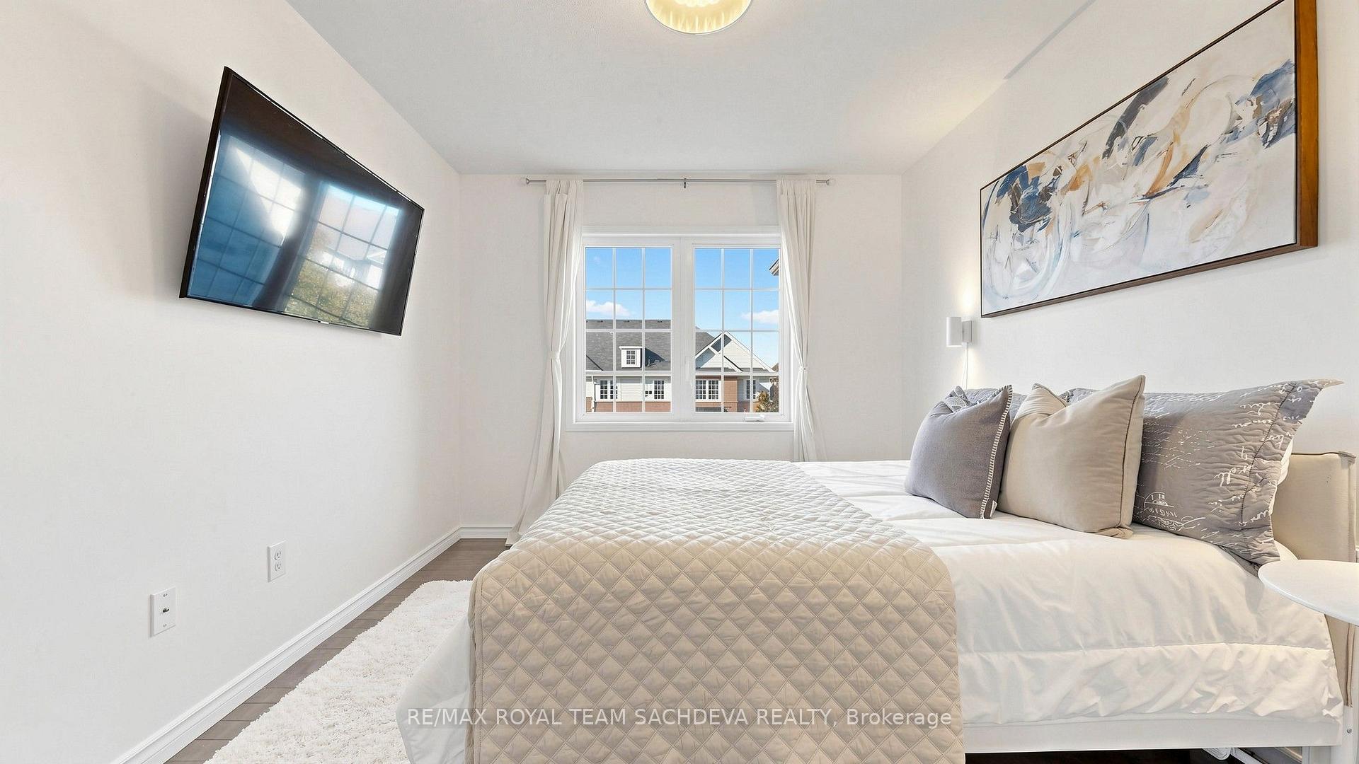 Photo 24 of 29 Silvester Street, Ajax, Central East — HOMEH