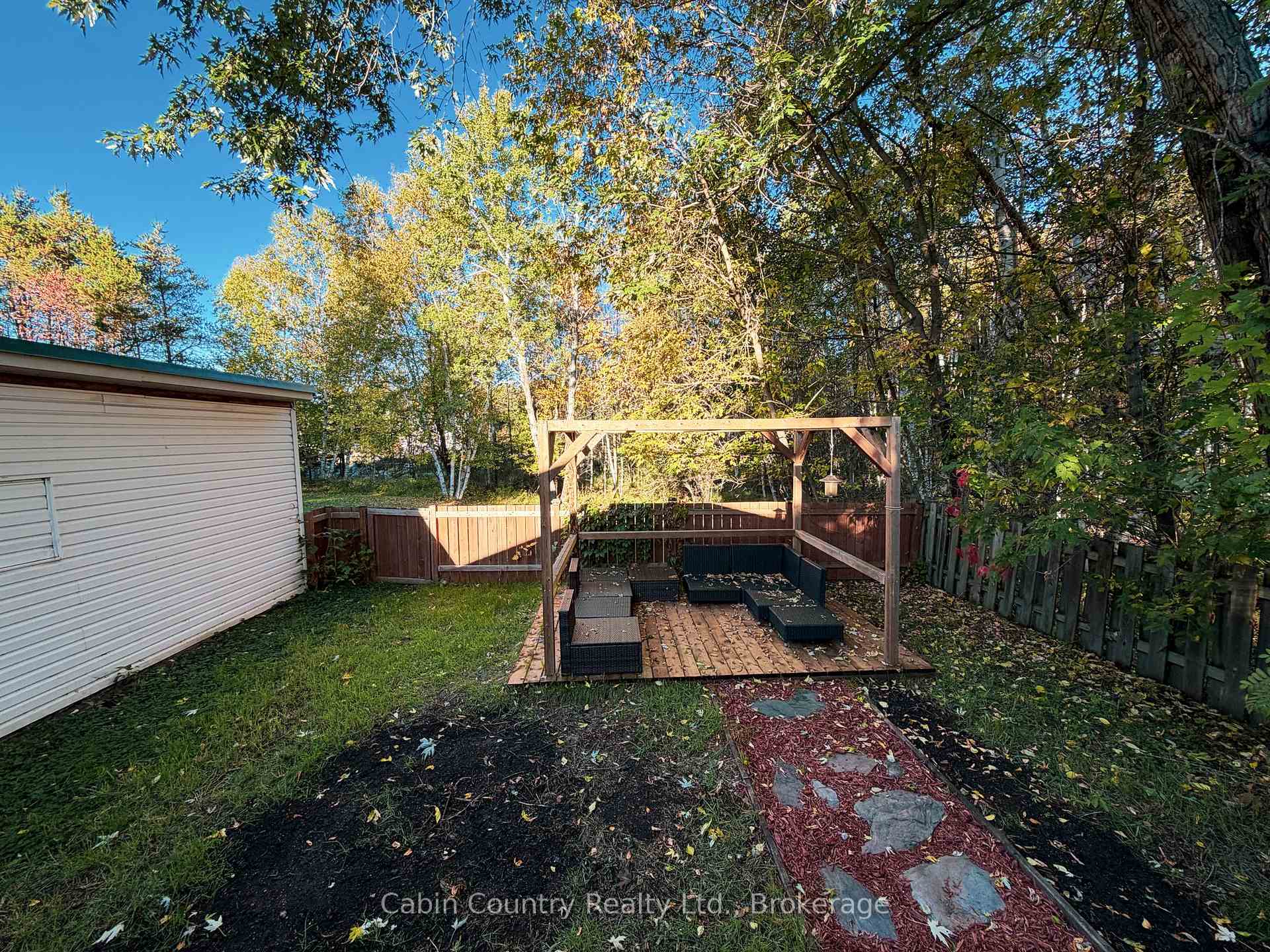 Photo 5 of 352 Airport Road W, Kenora, Donkirk Heights — HOMEH