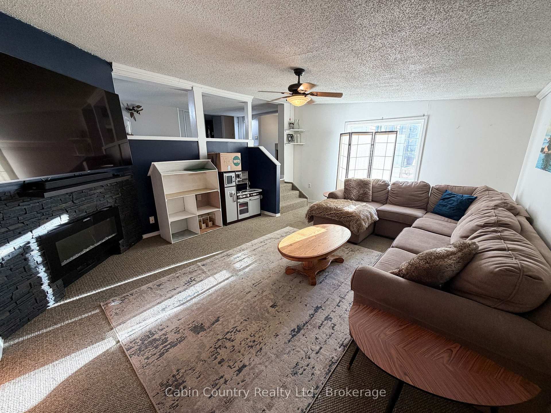 Photo 7 of 352 Airport Road W, Kenora, Donkirk Heights — HOMEH