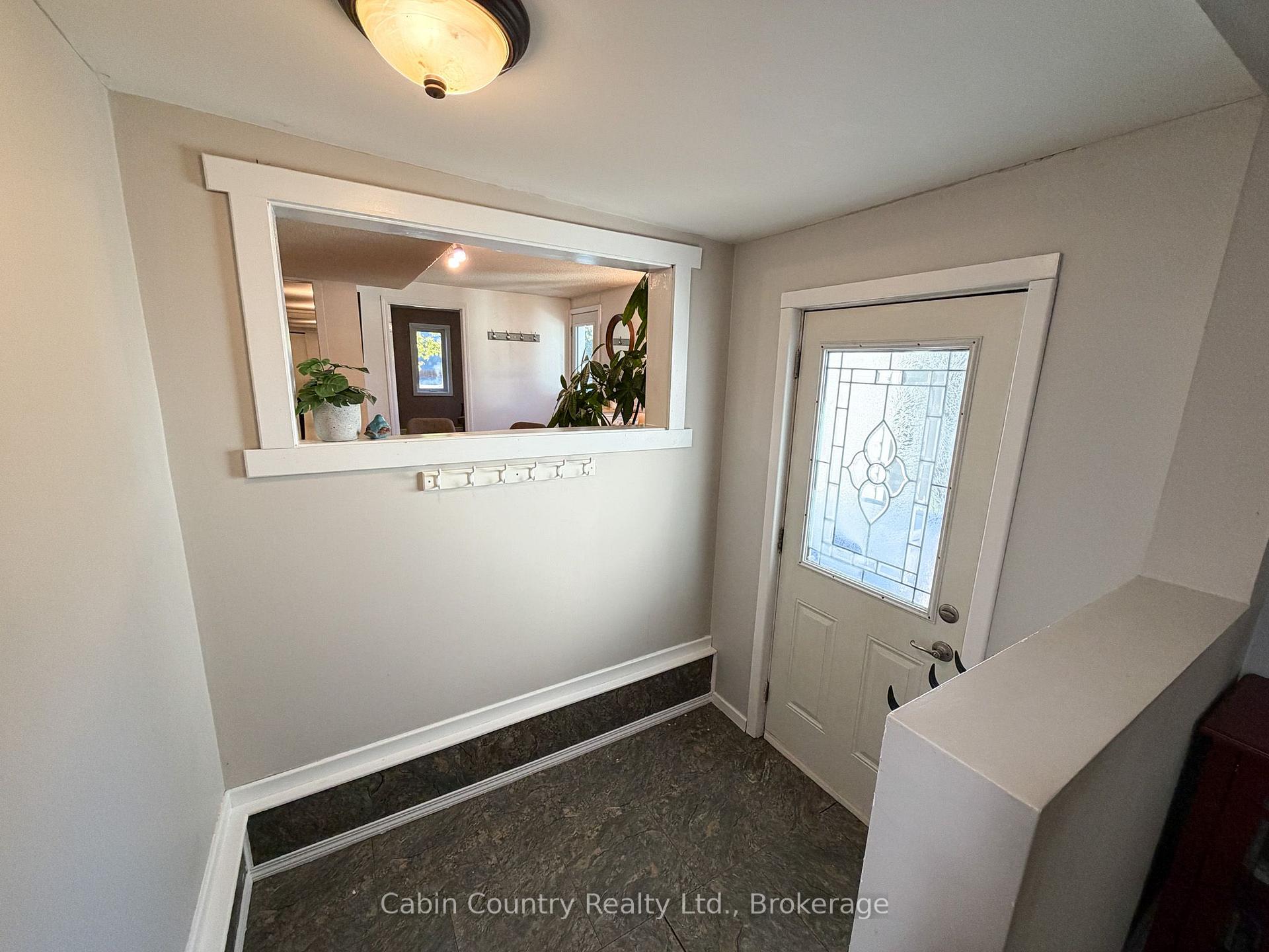 Photo 15 of 352 Airport Road W, Kenora, Donkirk Heights — HOMEH