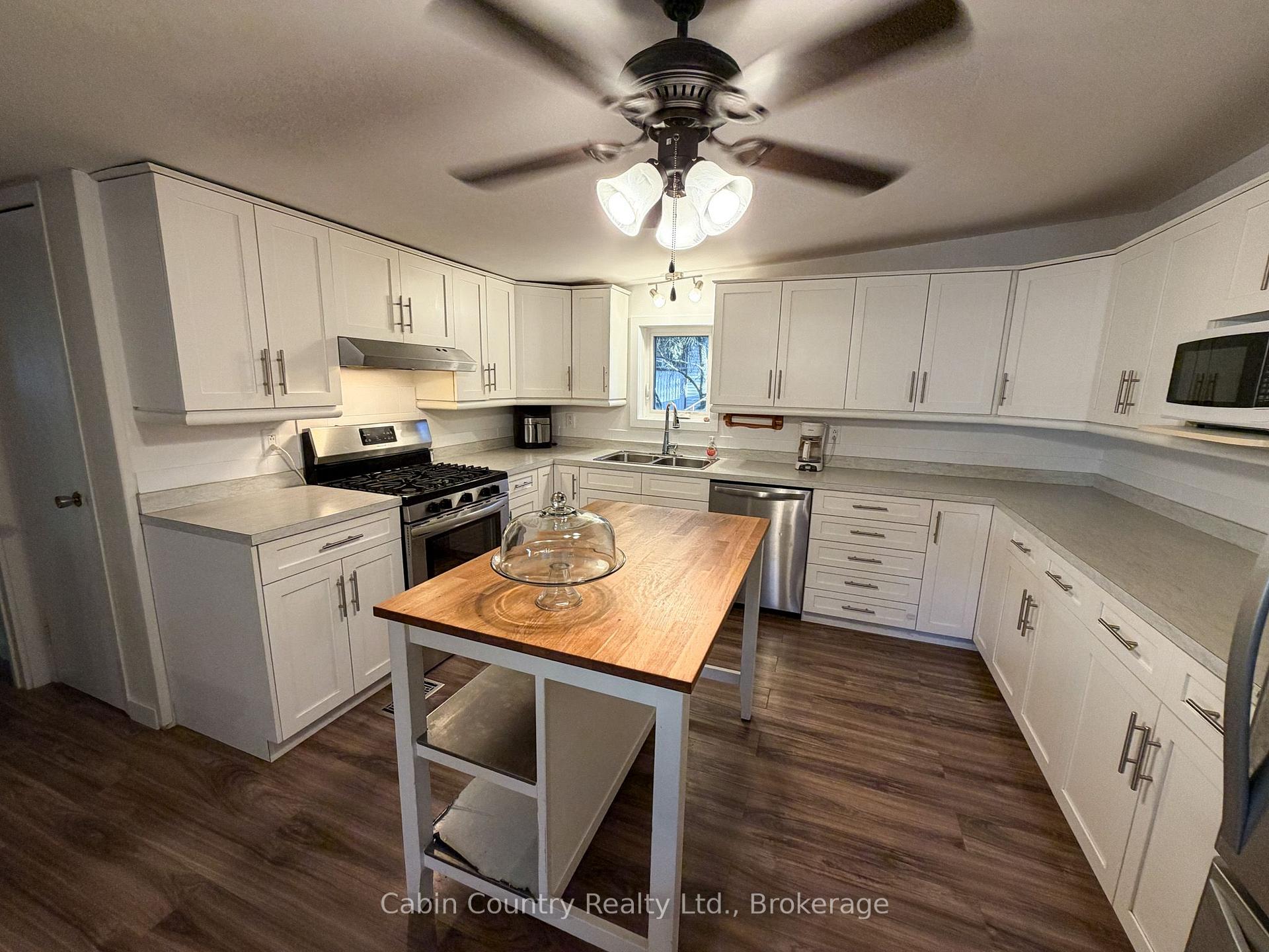 Photo 21 of 352 Airport Road W, Kenora, Donkirk Heights — HOMEH