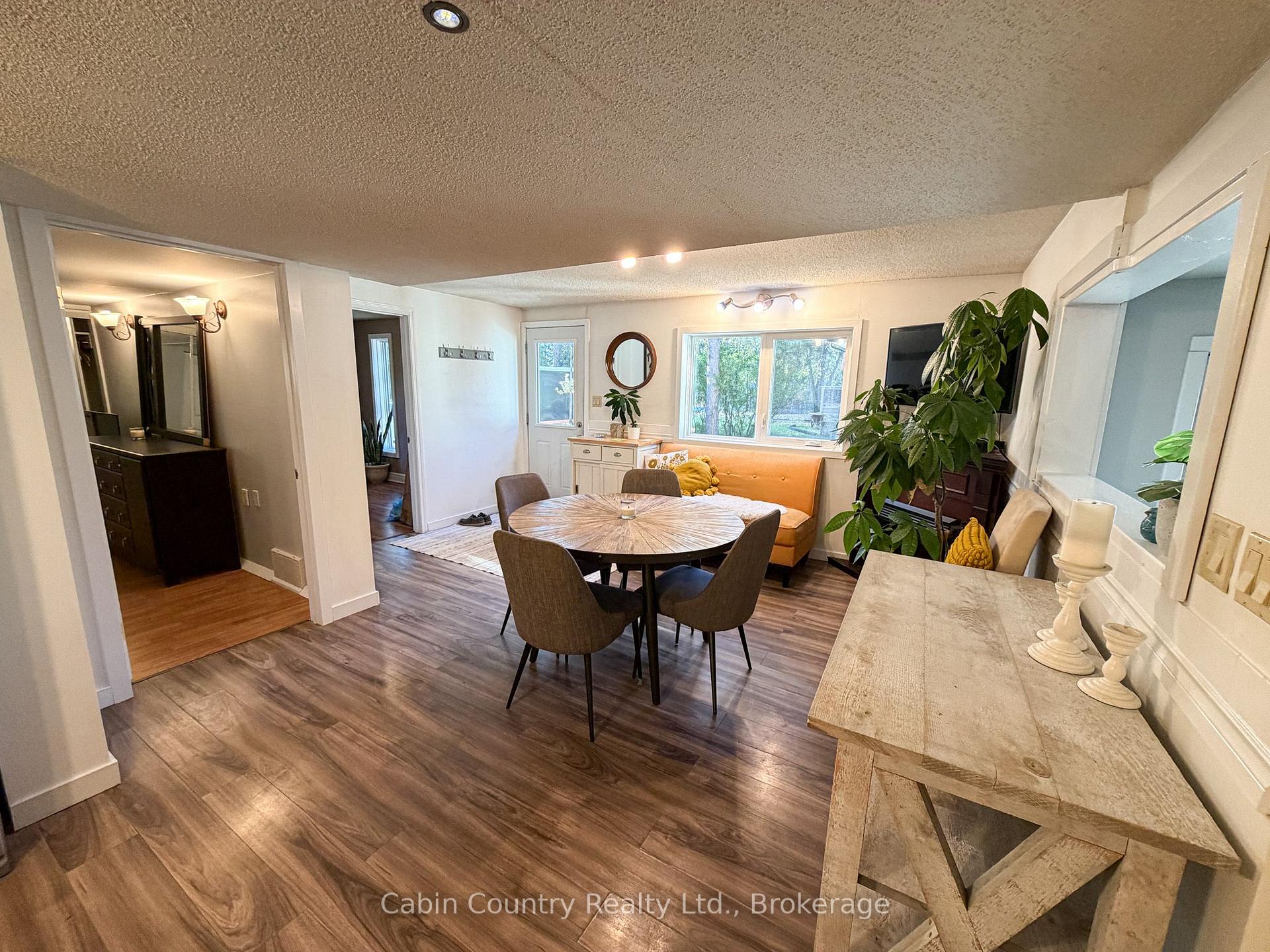 Photo 23 of 352 Airport Road W, Kenora, Donkirk Heights — HOMEH