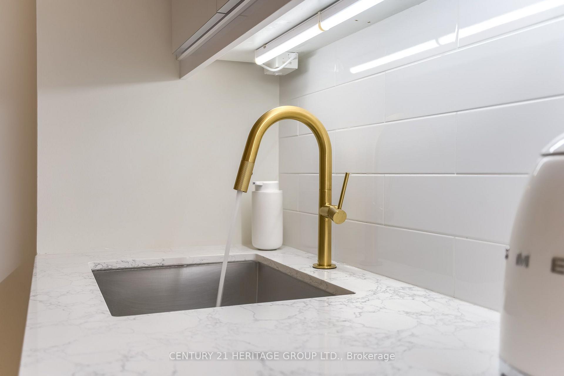 Photo 14 of Unit 1807, 9075 Jane Street, Vaughan, Concord — HOMEH