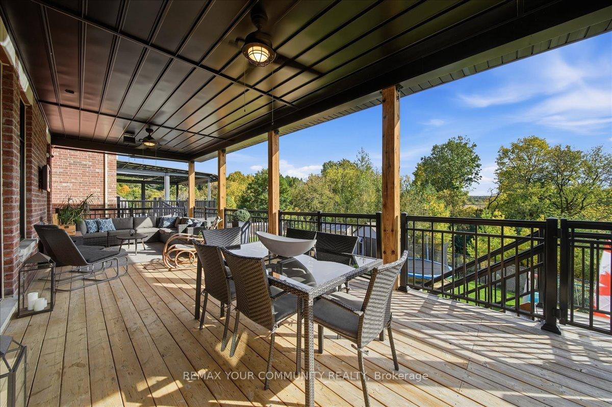 Photo 20 of 116 Crane Street, Aurora, Rural Aurora — HOMEH