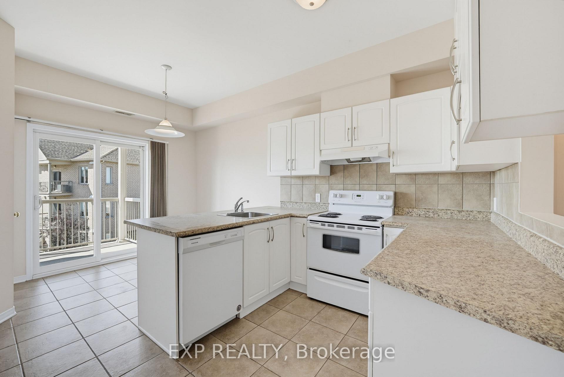 Photo 2 of Unit 7, 190 Rustic Hills Crescent, Ottawa, Springridge/East Village — HOMEH