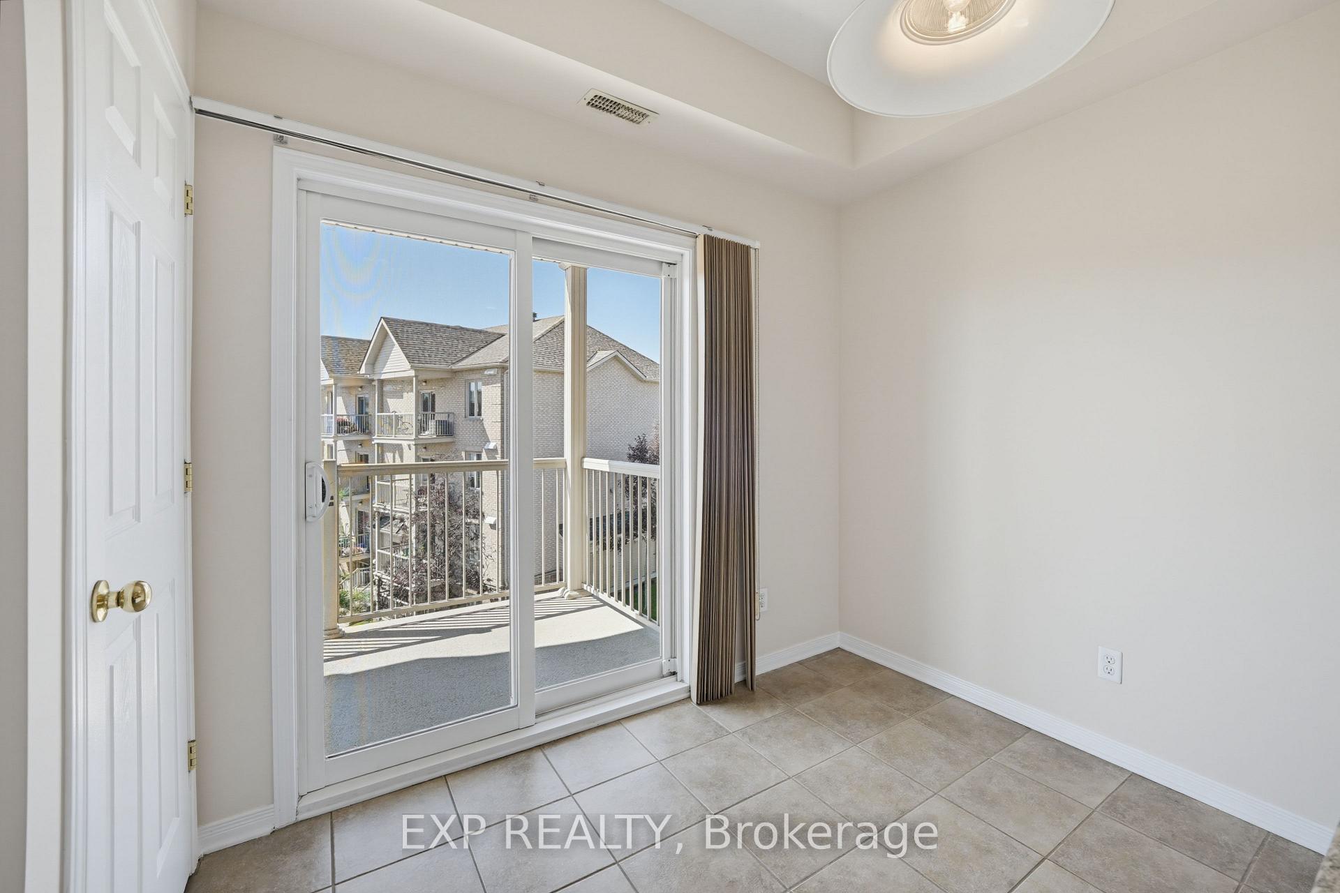 Photo 4 of Unit 7, 190 Rustic Hills Crescent, Ottawa, Springridge/East Village — HOMEH