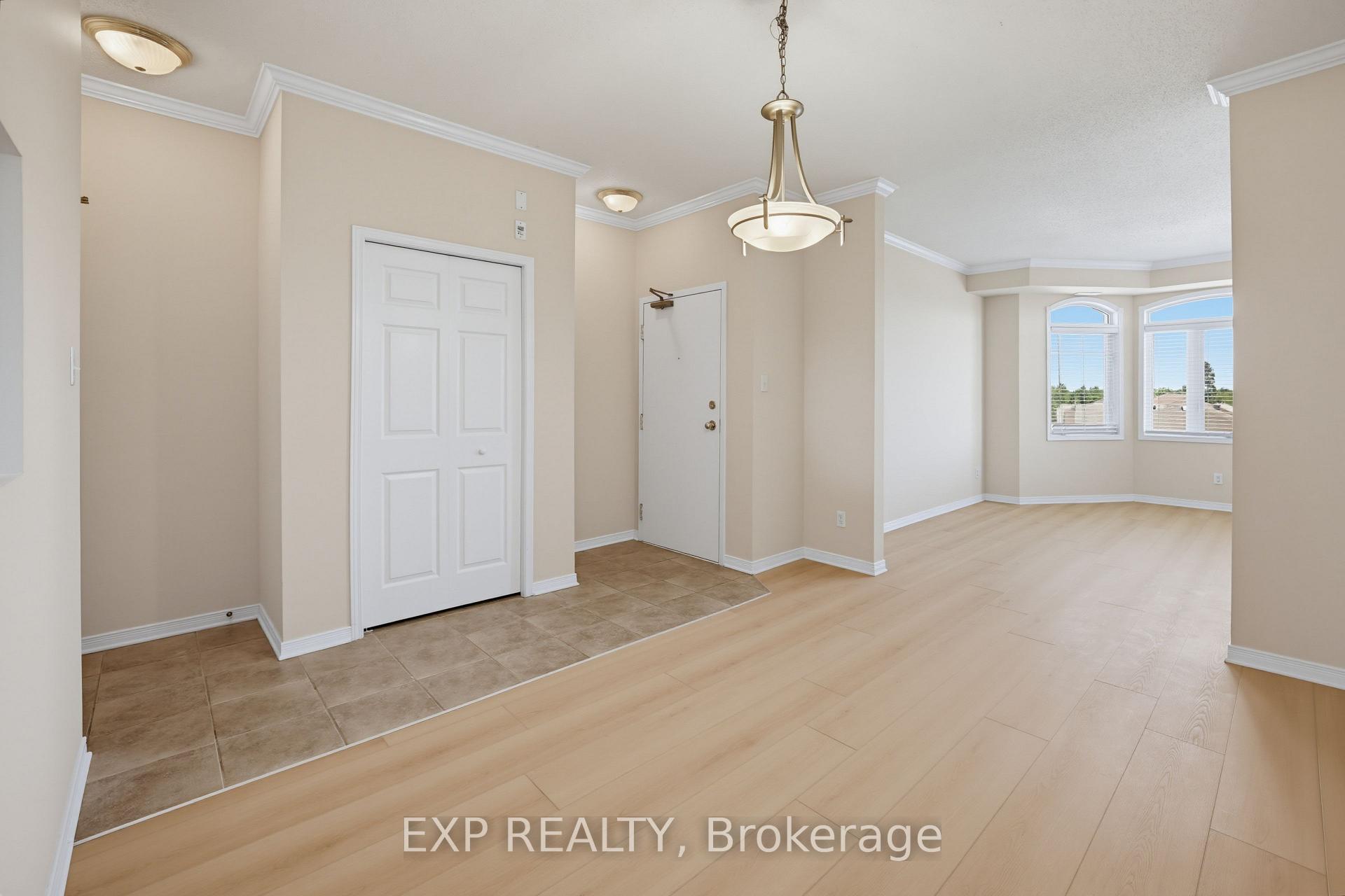 Photo 5 of Unit 7, 190 Rustic Hills Crescent, Ottawa, Springridge/East Village — HOMEH