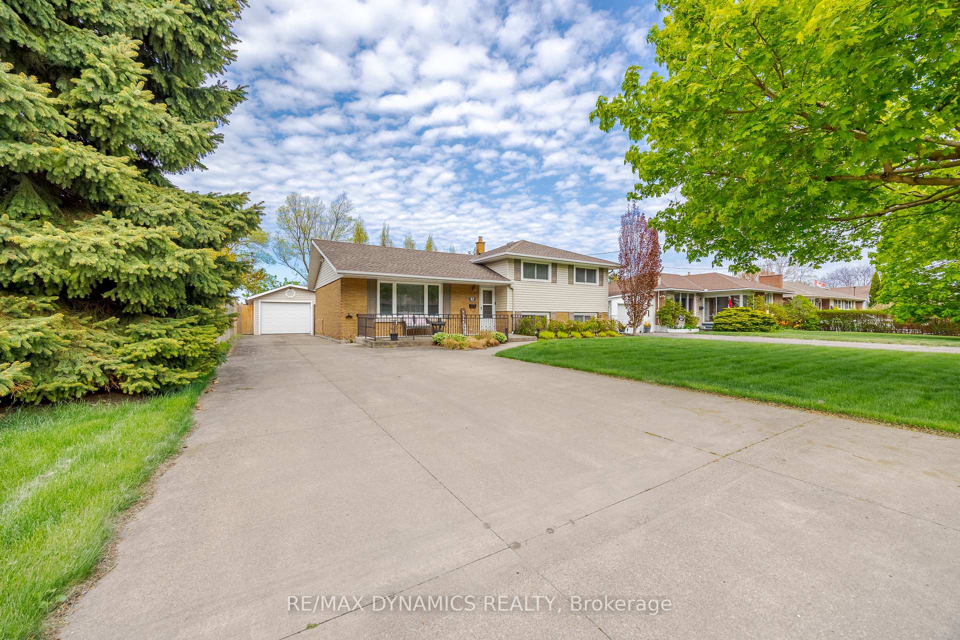 Photo of 87 Rochelle Drive