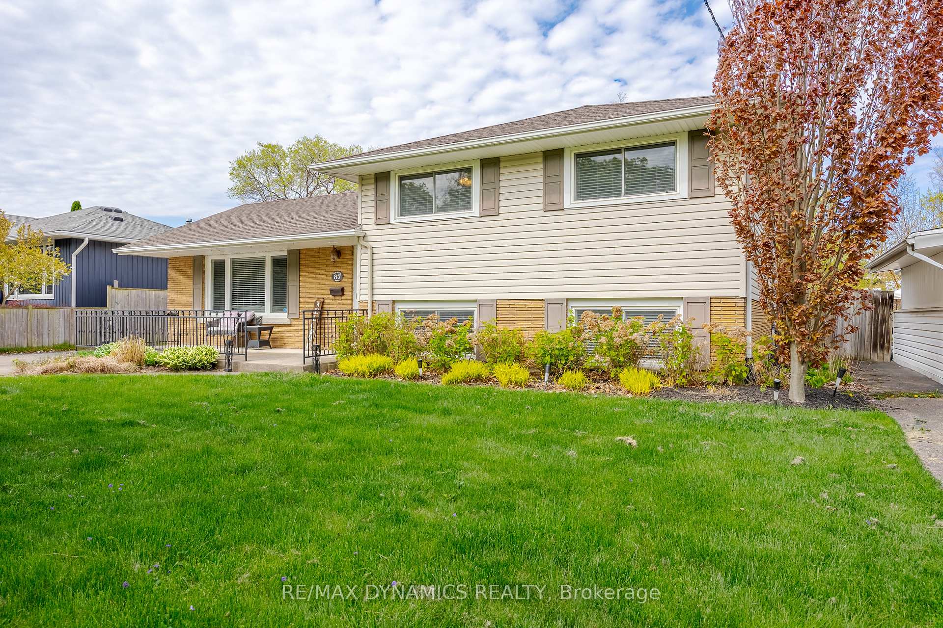 Photo 3 of 87 Rochelle Drive, St. Catharines, Bunting/Linwell — HOMEH