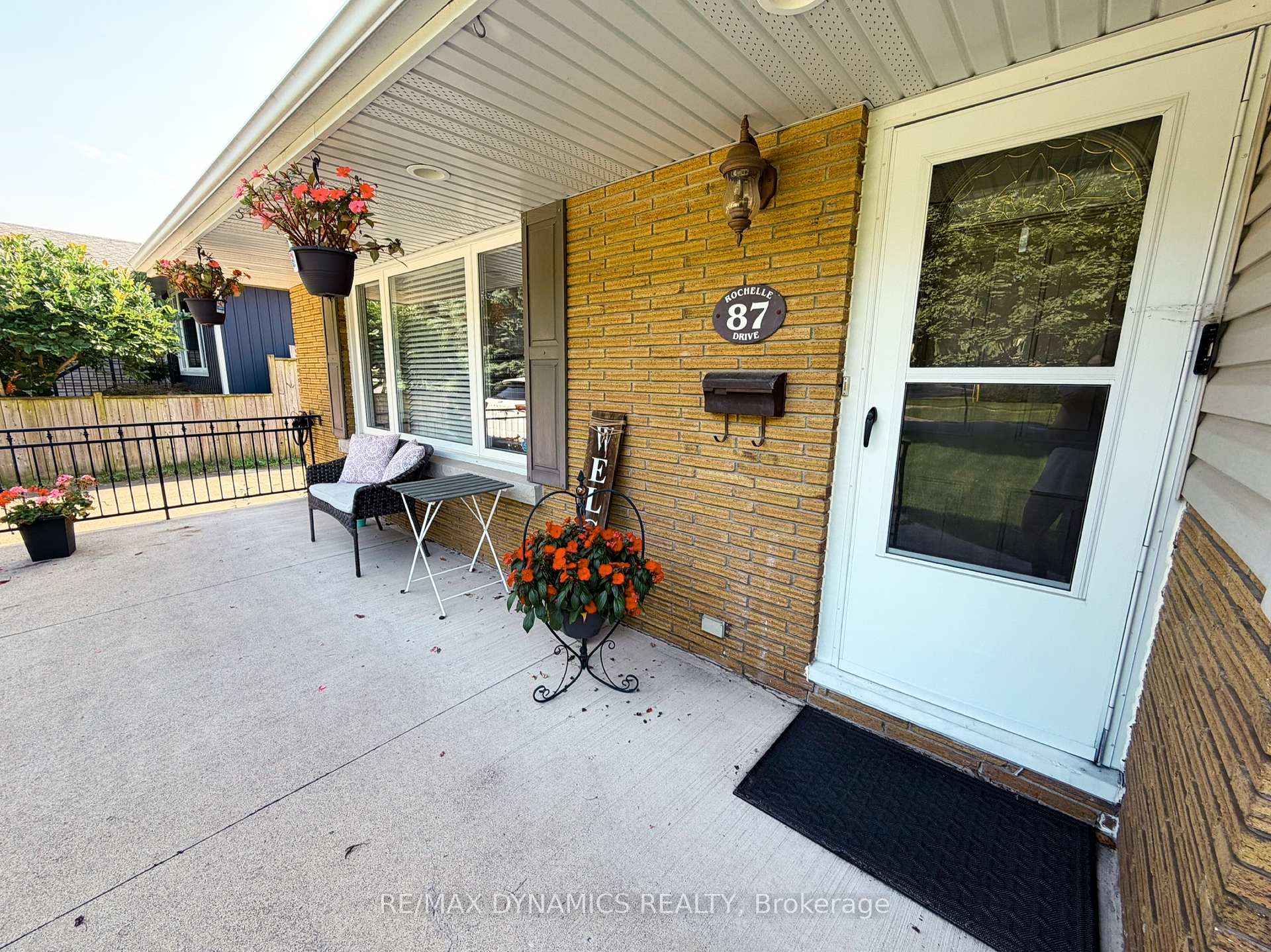 Photo 4 of 87 Rochelle Drive, St. Catharines, Bunting/Linwell — HOMEH