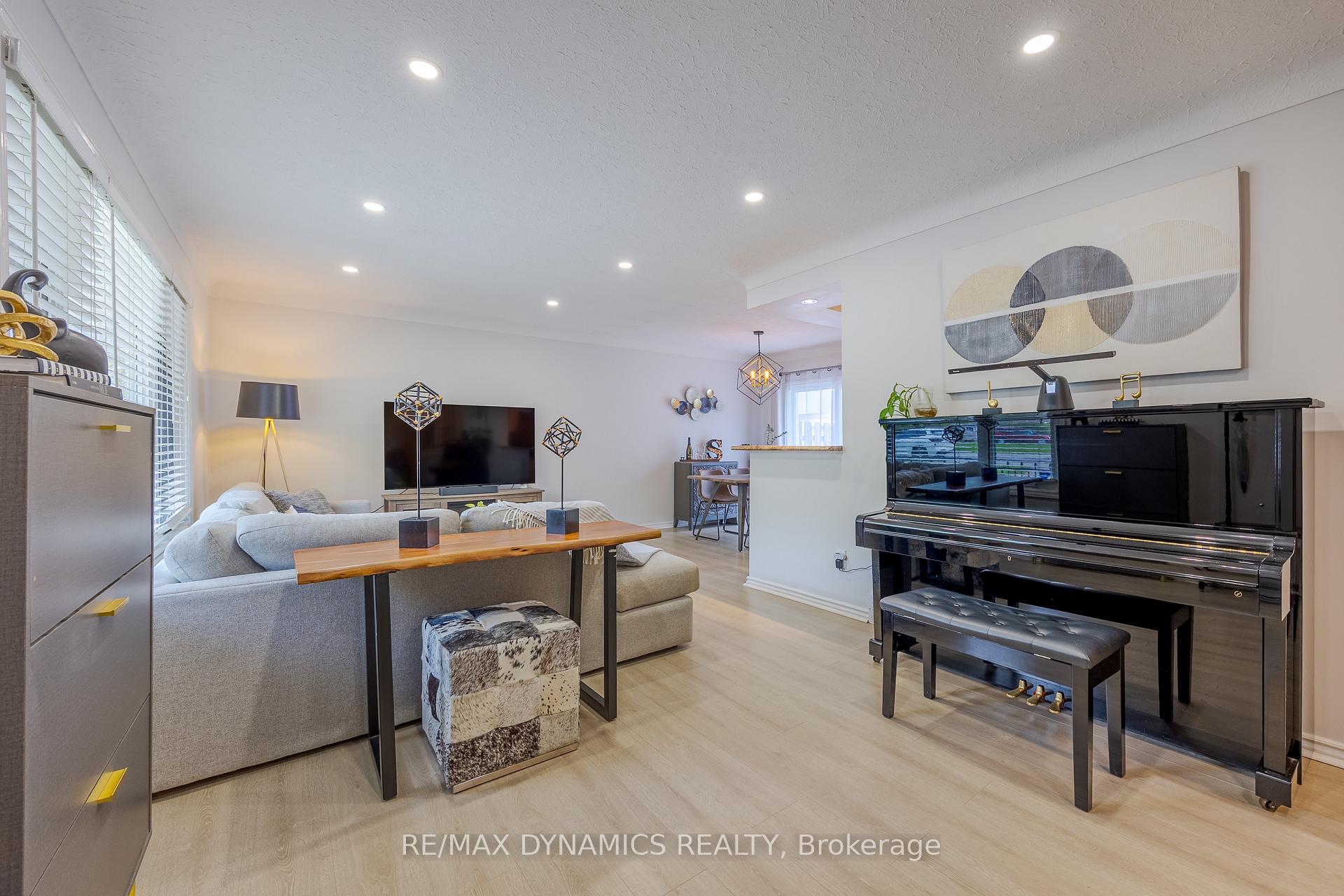 Photo 5 of 87 Rochelle Drive, St. Catharines, Bunting/Linwell — HOMEH