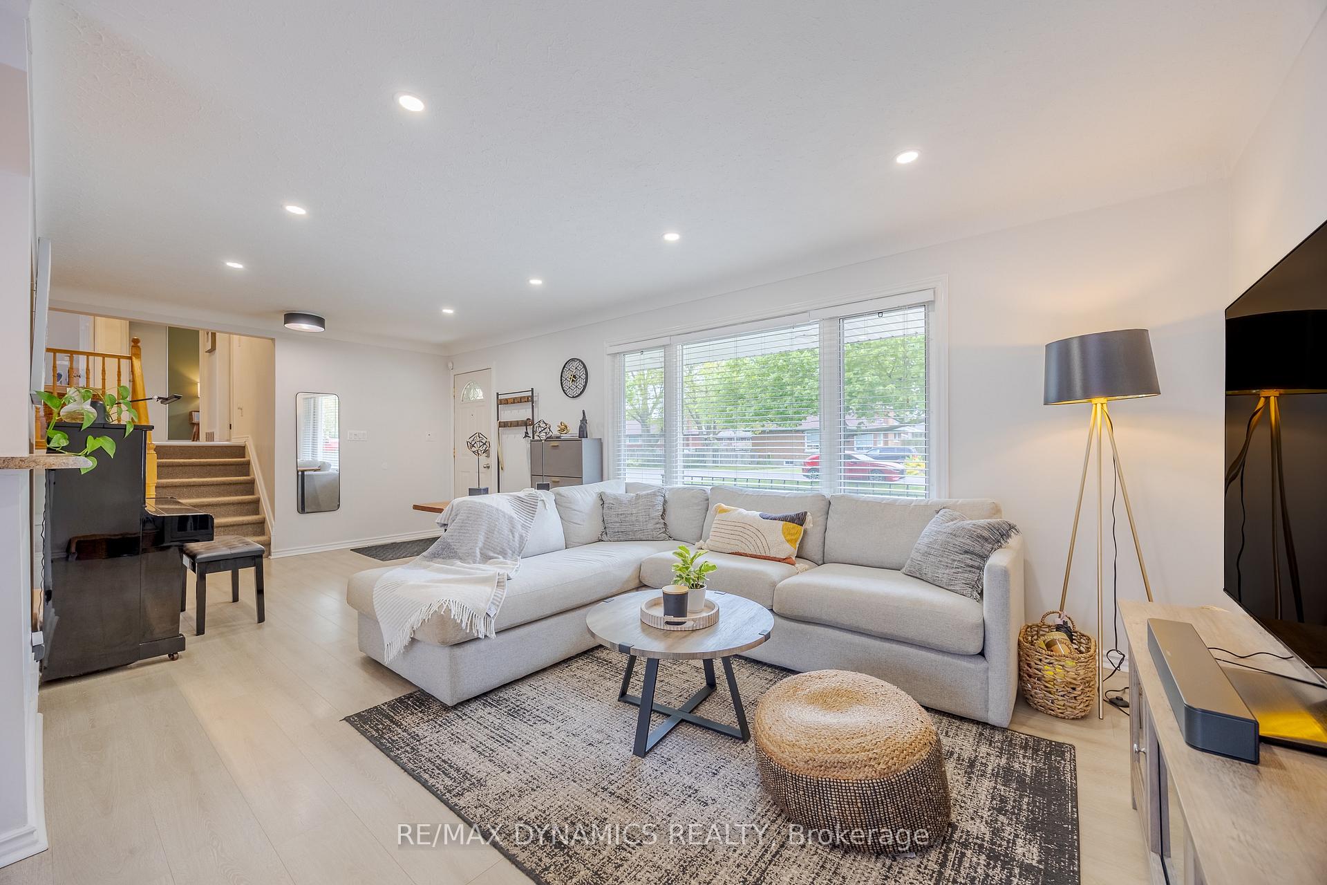 Photo 7 of 87 Rochelle Drive, St. Catharines, Bunting/Linwell — HOMEH