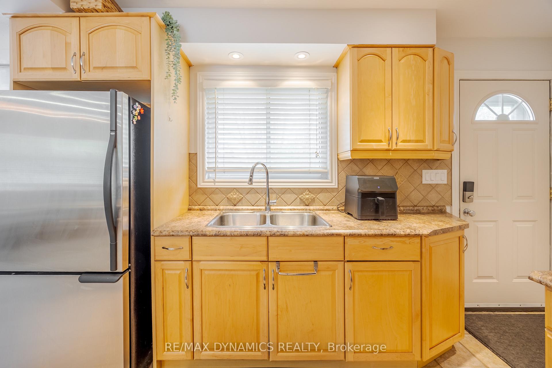 Photo 12 of 87 Rochelle Drive, St. Catharines, Bunting/Linwell — HOMEH