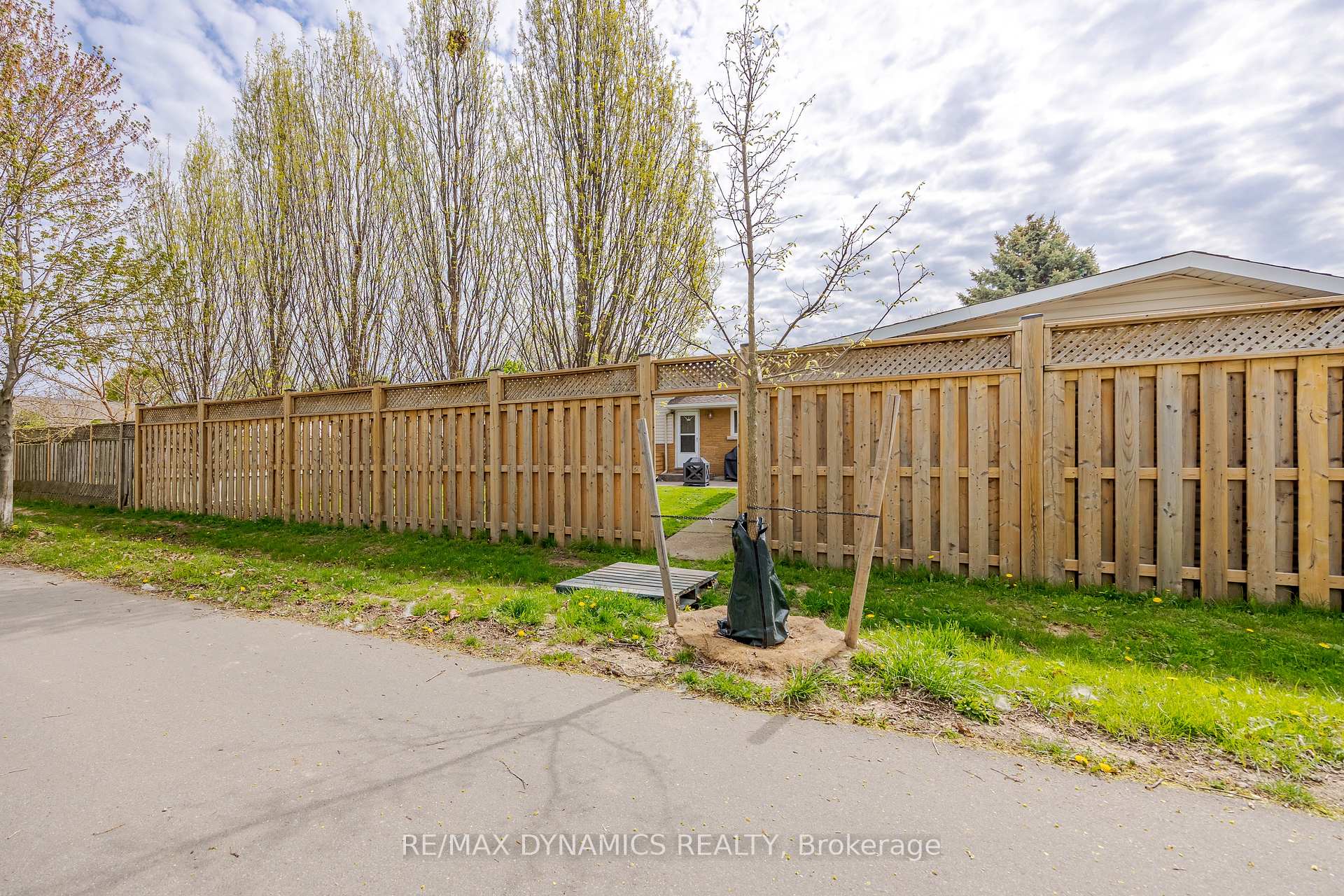 Photo 31 of 87 Rochelle Drive, St. Catharines, Bunting/Linwell — HOMEH