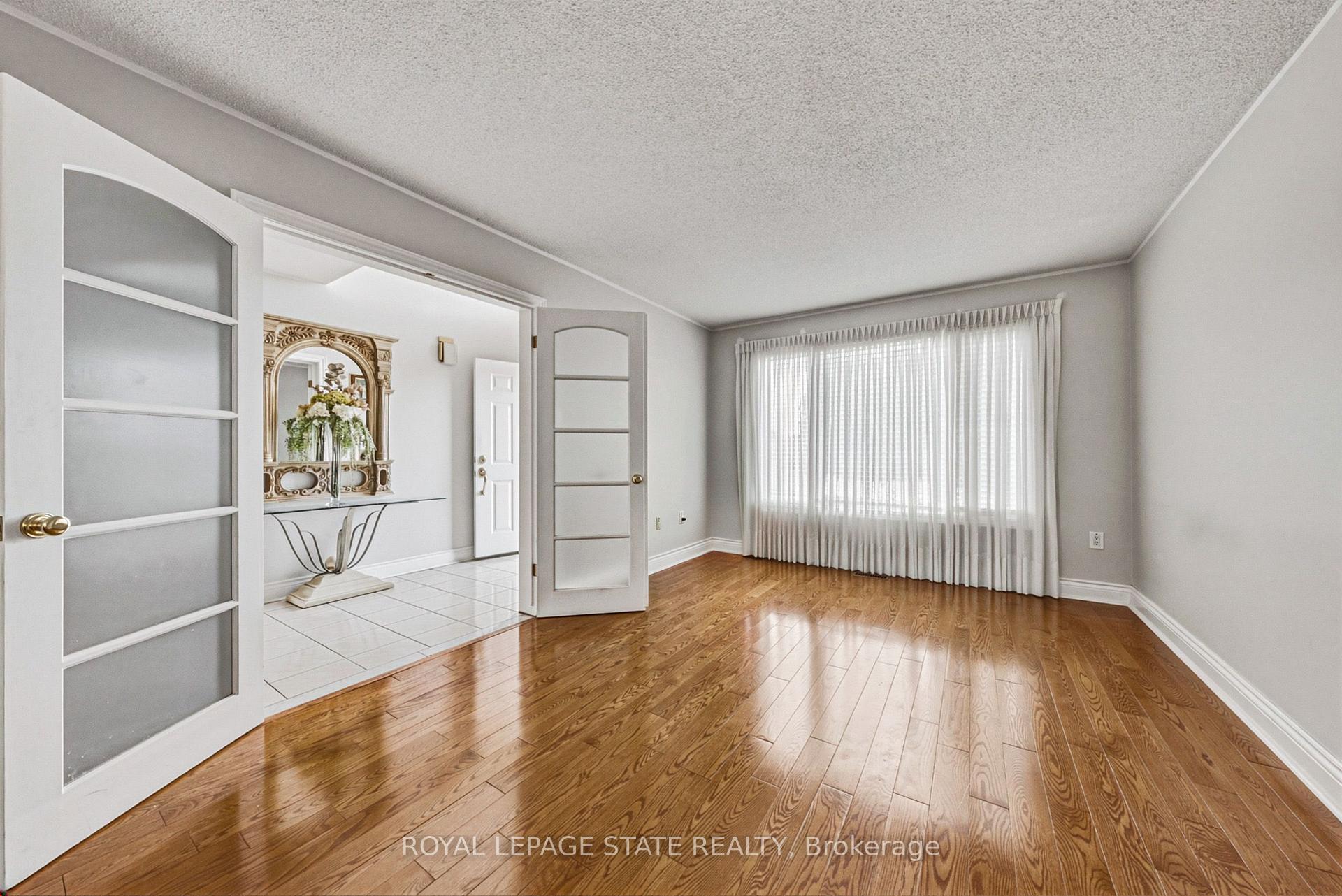 Photo 8 of 90 Fairington Crescent, Hamilton, Kentley — HOMEH