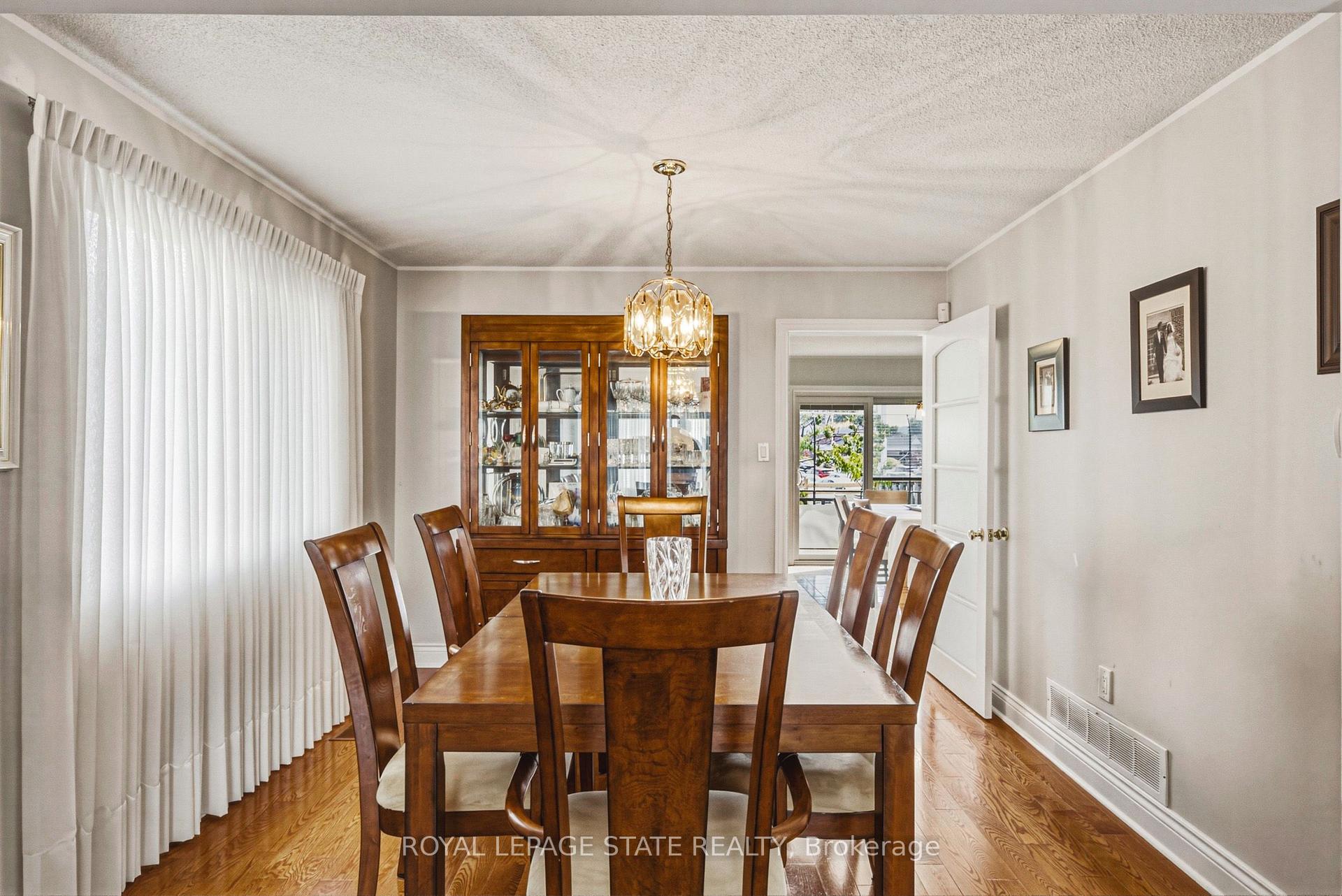 Photo 9 of 90 Fairington Crescent, Hamilton, Kentley — HOMEH