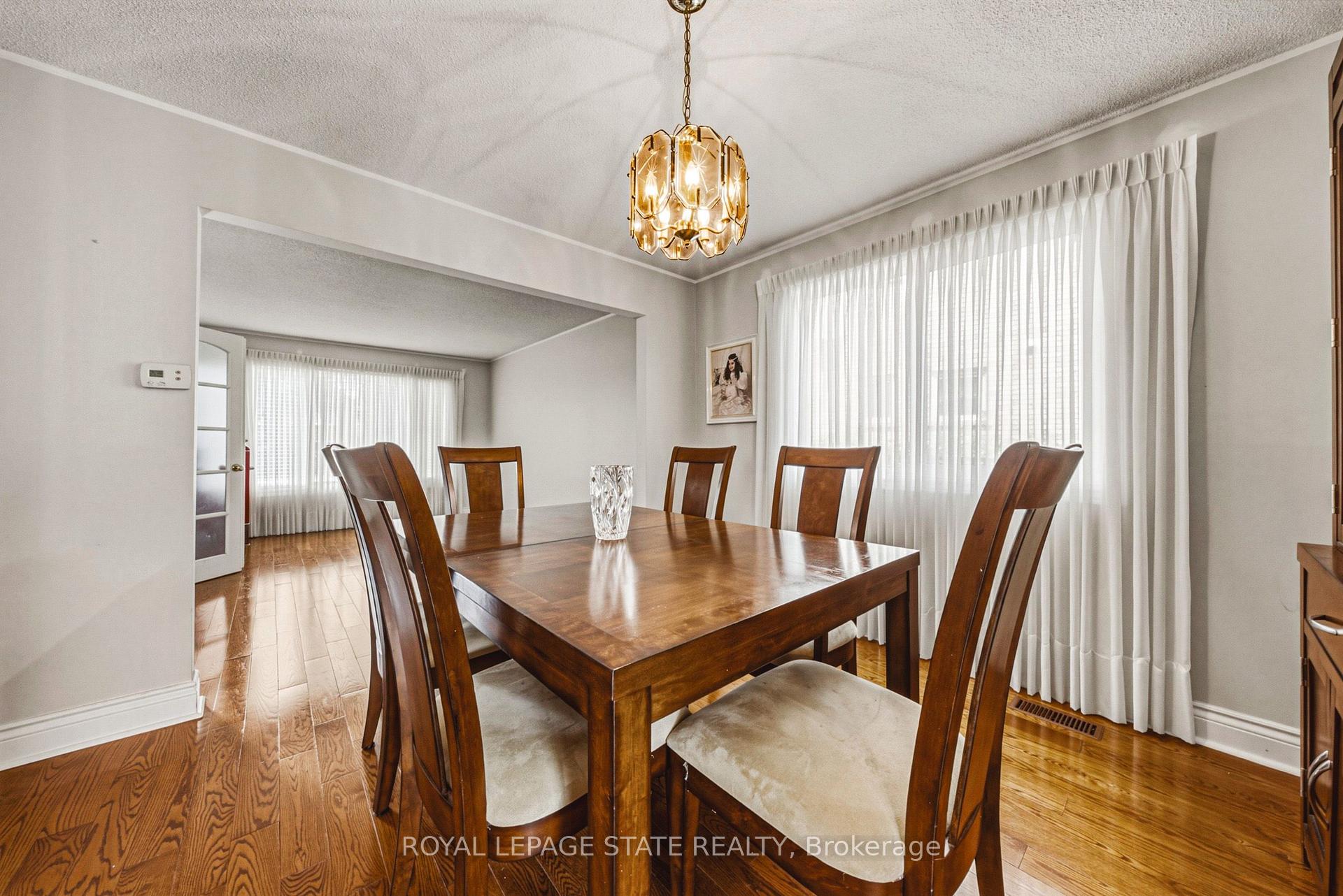 Photo 10 of 90 Fairington Crescent, Hamilton, Kentley — HOMEH