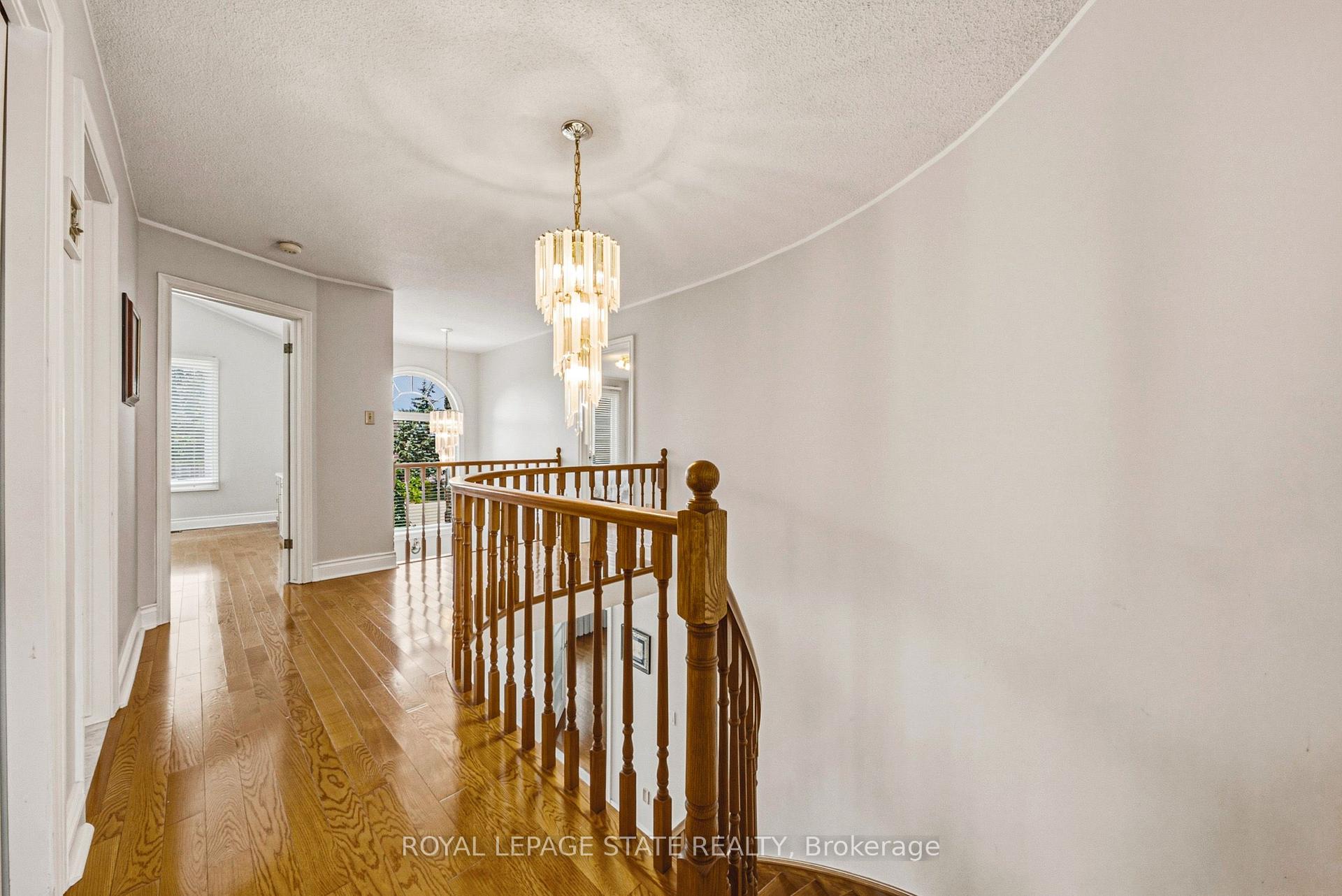 Photo 17 of 90 Fairington Crescent, Hamilton, Kentley — HOMEH